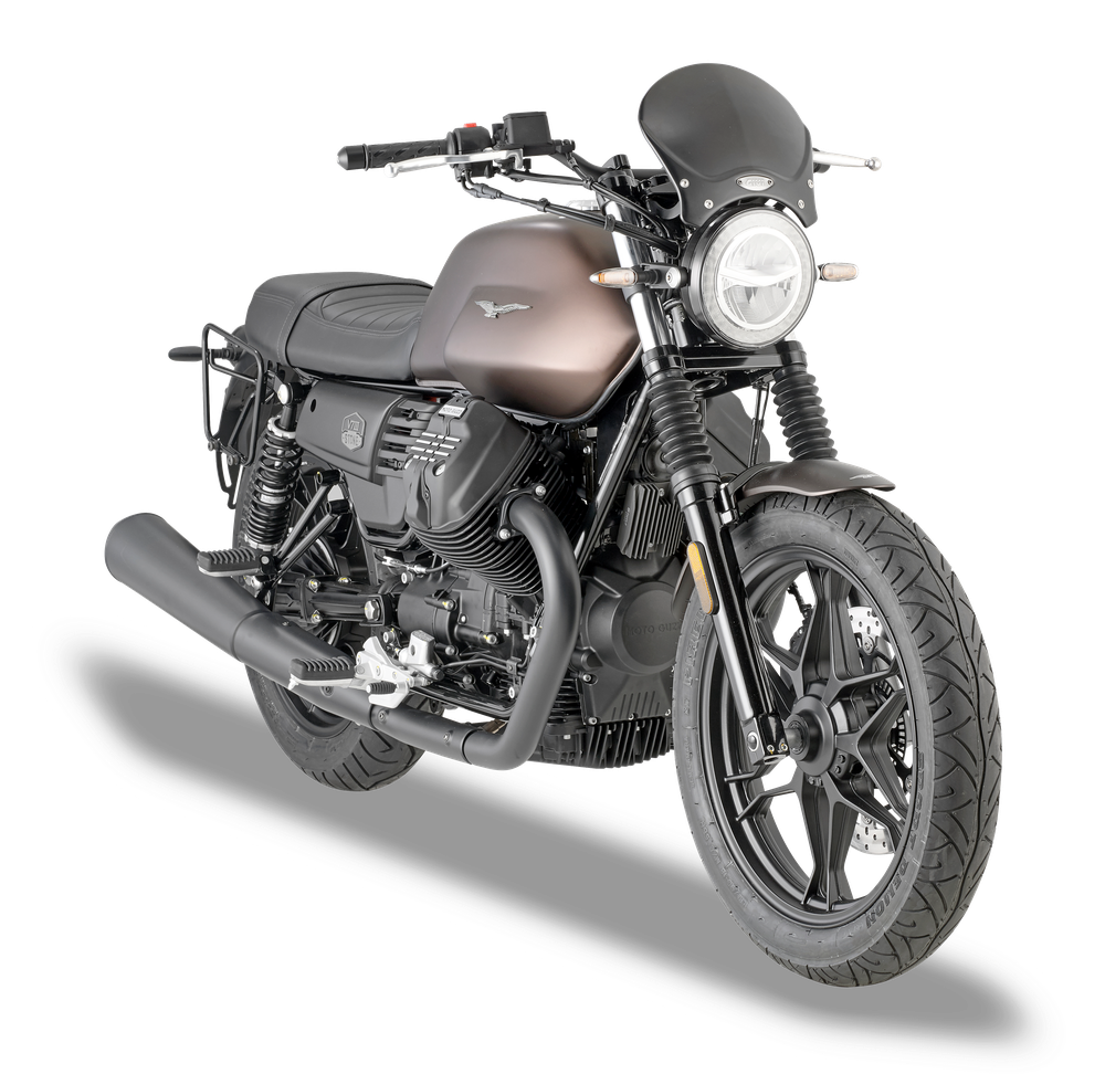 Vetro GIVI 100ALB montato con AL8204A su Moto Guzzi V7 III Stone Night Pack (19)