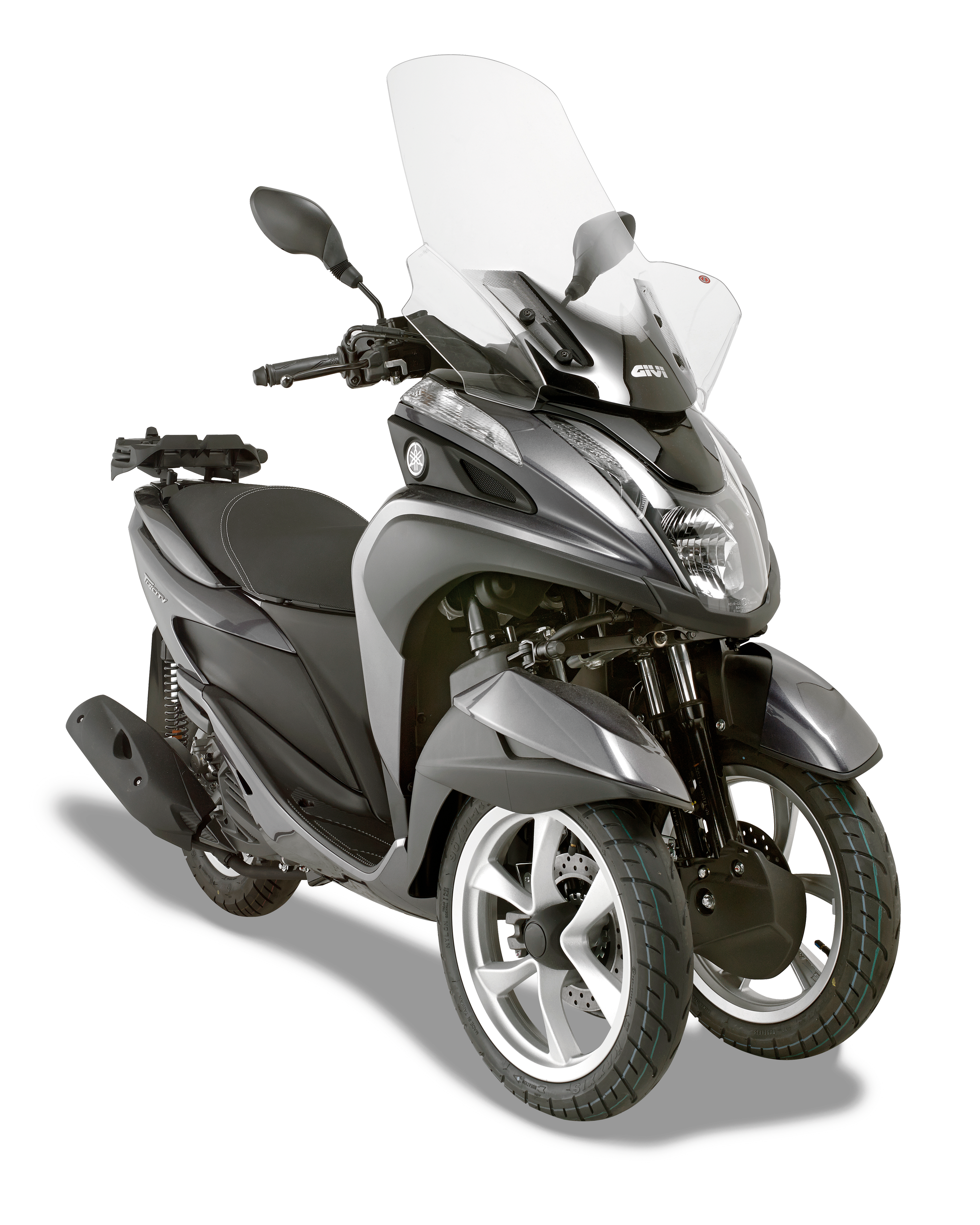 2120DT screen GIVI mounted on Yamaha Tricity 125 (14)