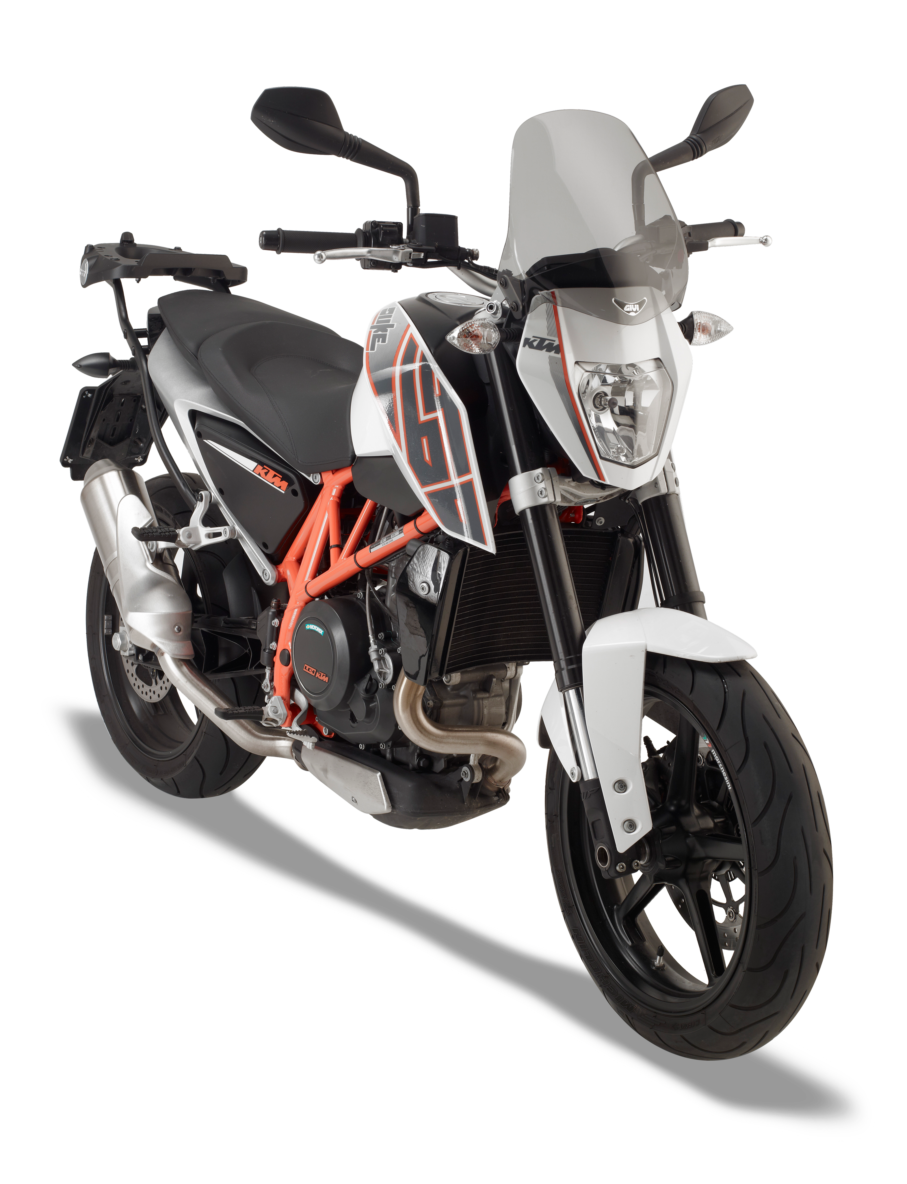 Vetro GIVI 245A montato con A7702A su KTM DUKE 690 (12)