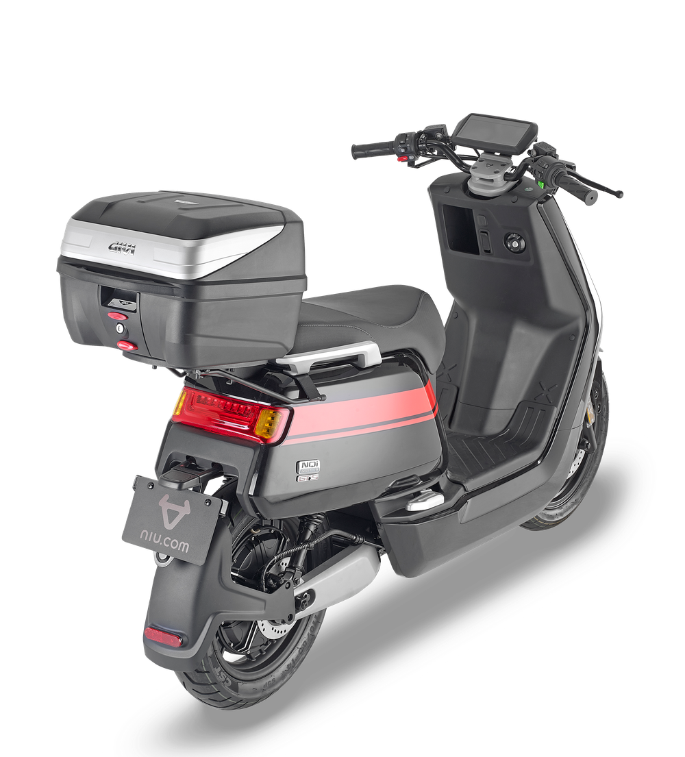 Bauletto GIVI B32NMAL montato con SR8962 su Niu NQI (19)