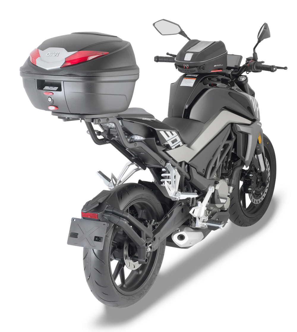 Bauletto GIVI B360N montato con SR9224 su CF Moto 300 NK (21)