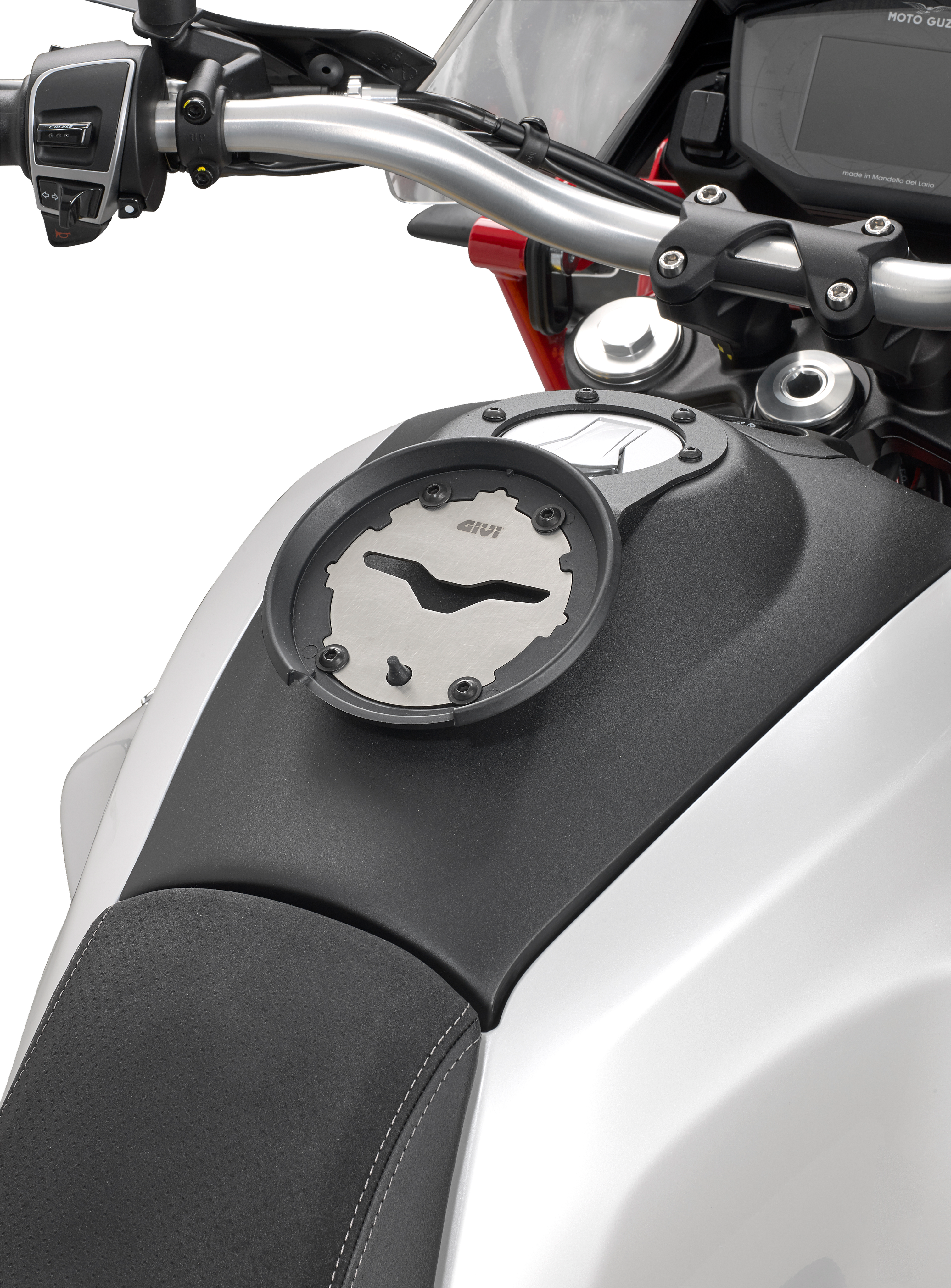 Flangia GIVI BF46 montata su Moto Guzzi V85 TT (19)