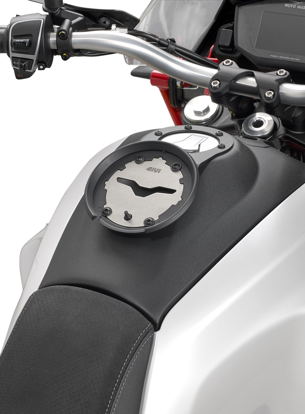 Flangia GIVI BF46 montata su Moto Guzzi V85 TT (19)
