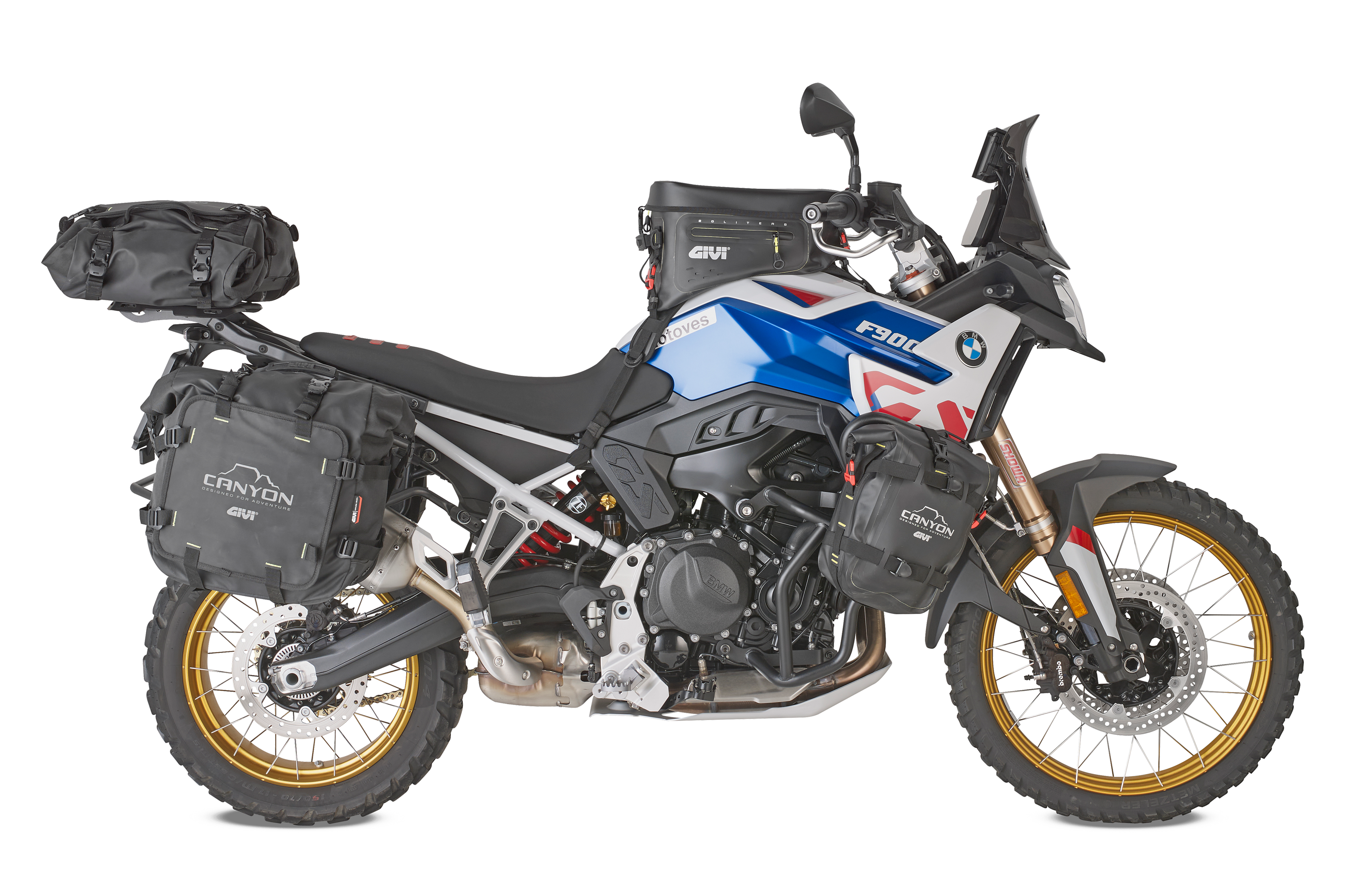 BMW F 900 GS (24) allestita con GIVI GRT