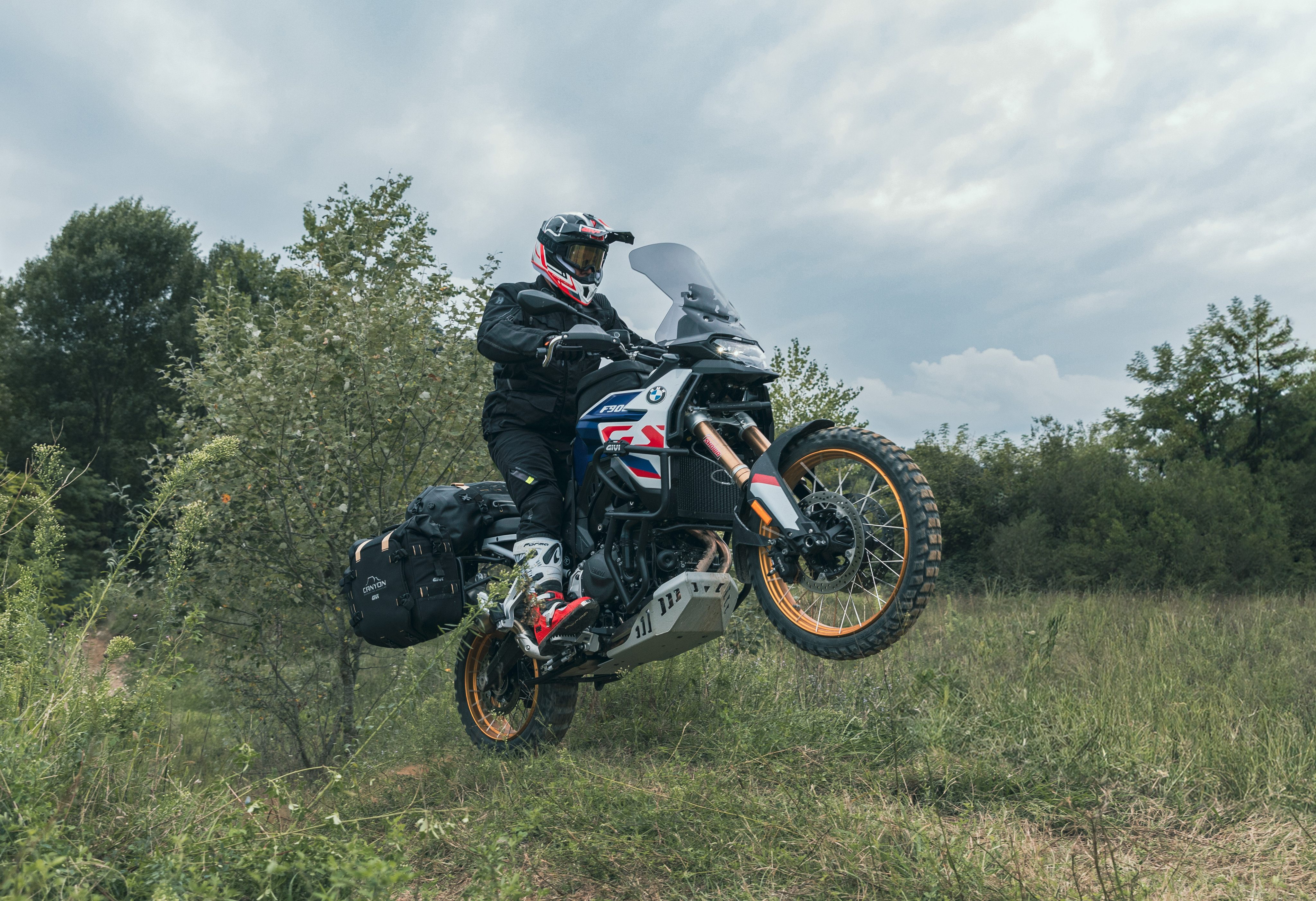 BMW F 900 GS (24) Canyon 011 equipped with GRT720B