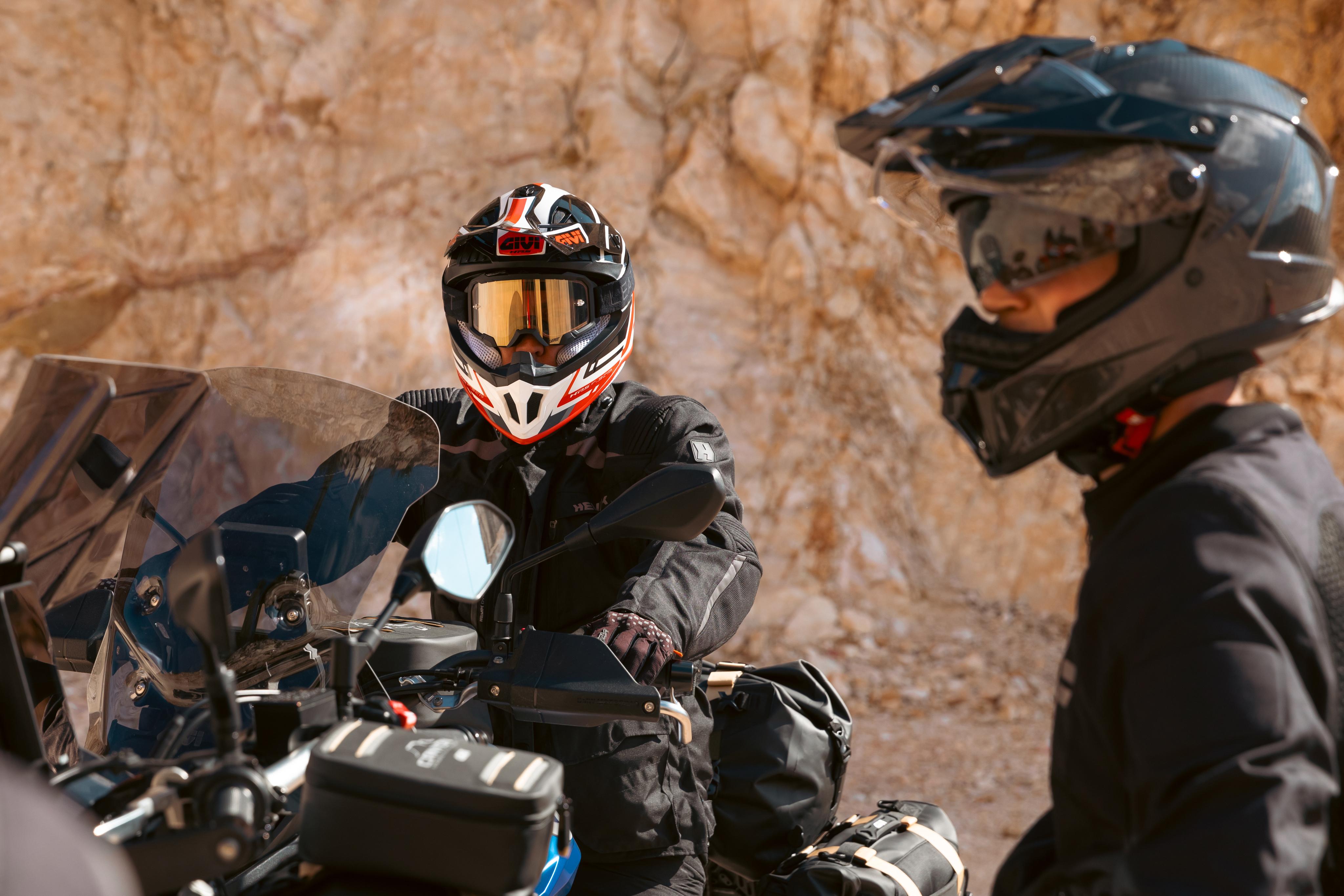 BMW F 900 GS (24) Canyon 052 equipped with H701FLGWB