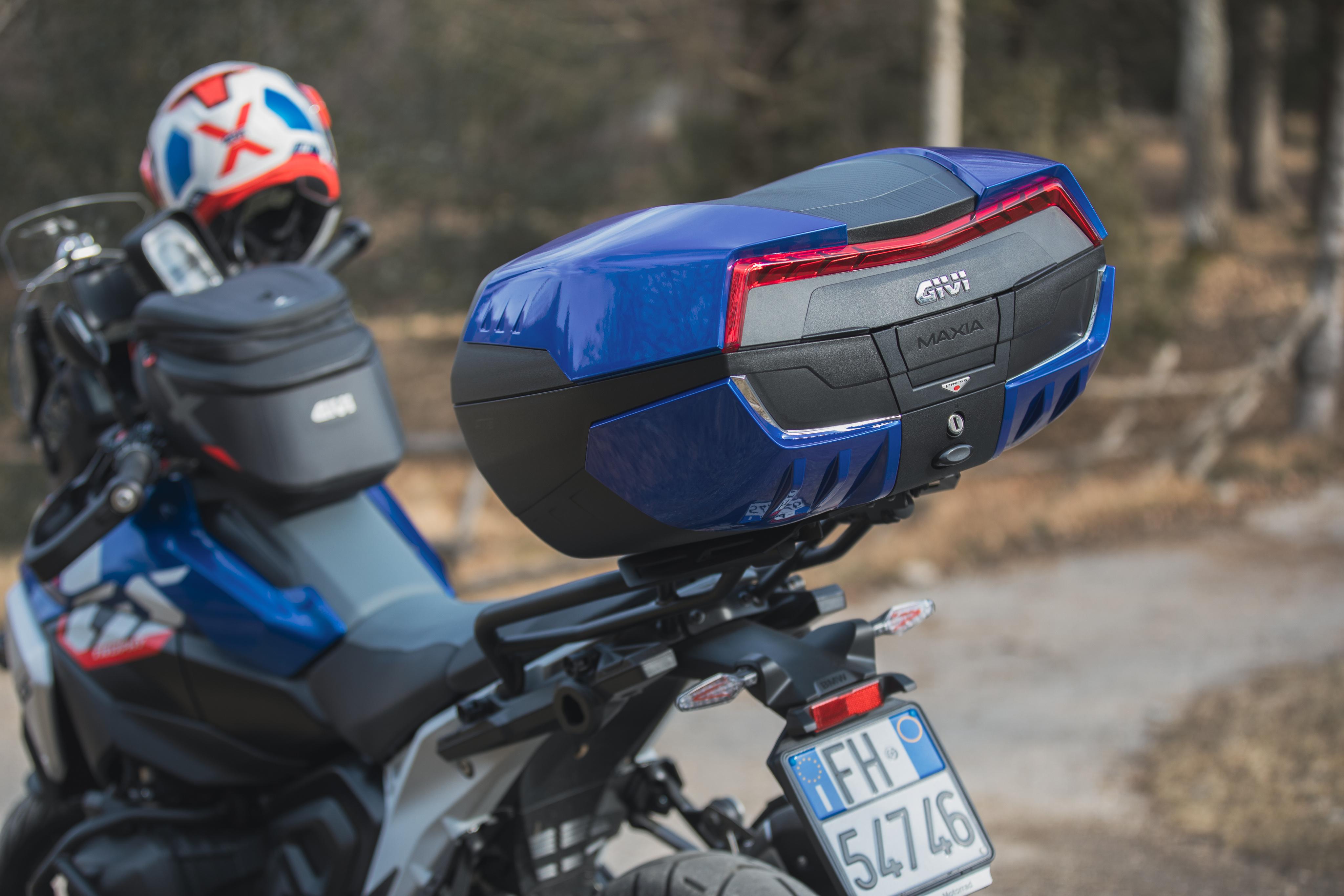 BMW R 1300 GS (24) allestita con Maxia 5 064 top-case V58NNB