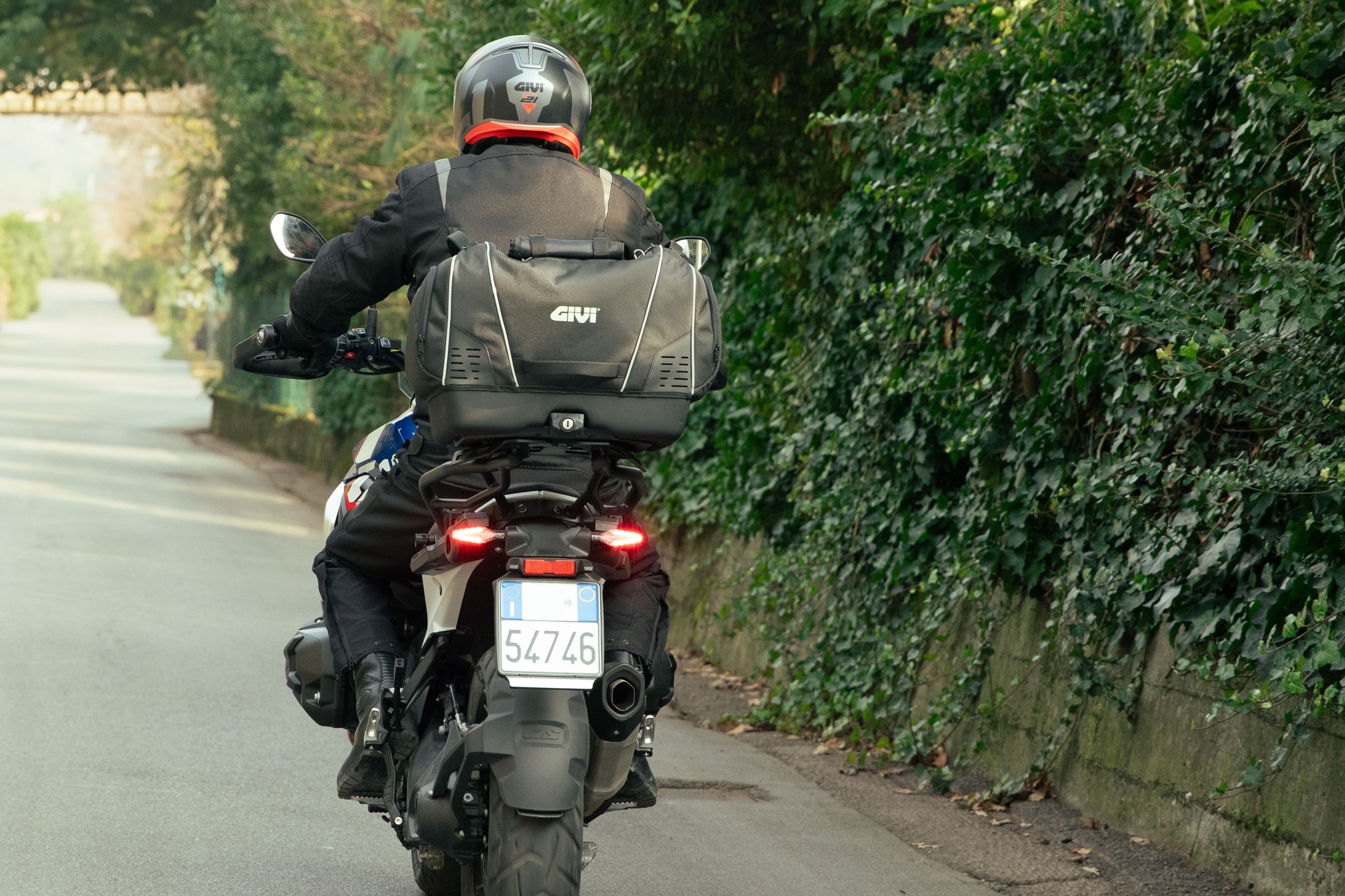 BMW R 1300 GS (24) Pet Bag 13 allestita con T525