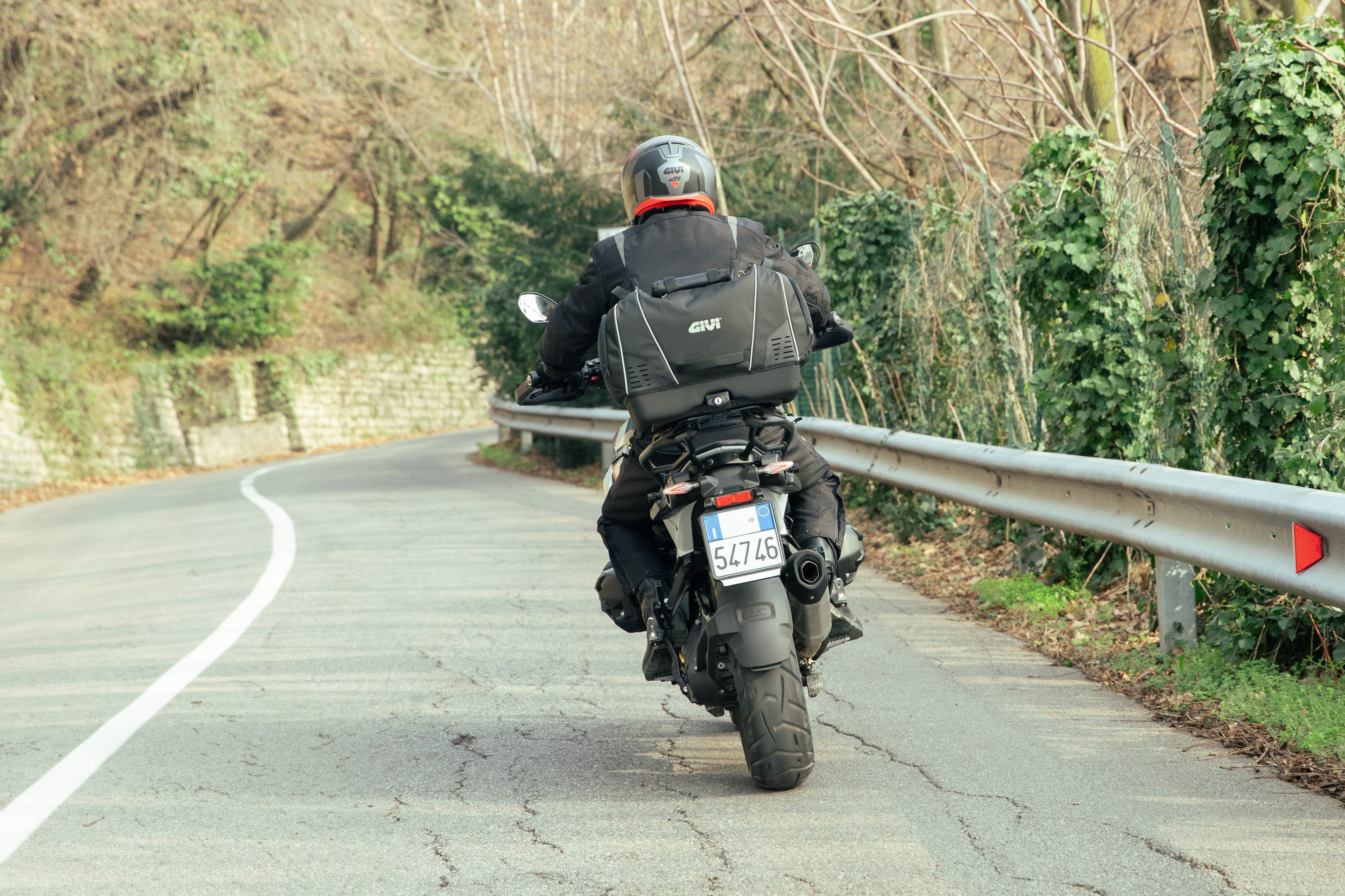 BMW R 1300 GS (24) Pet Bag 15 allestita con T525