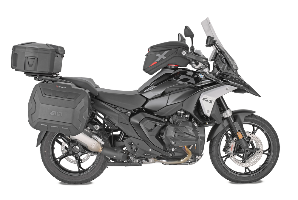 XP01PBA - BMW R 1300 GS (24) allestita con valigie espandibili XSPACE  black line