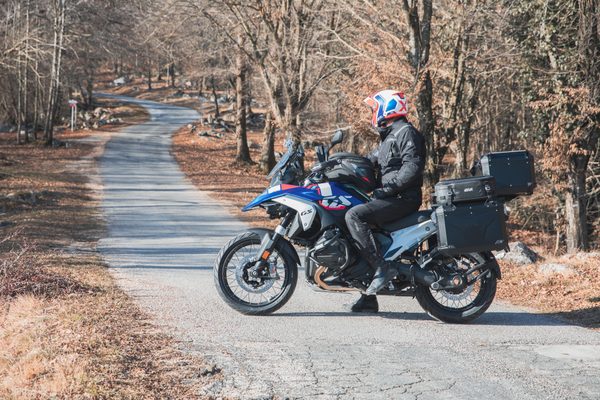 BMW R 1300 GS (24) equipped with Trekker Outback EVO 004 with OBKEV37B side case