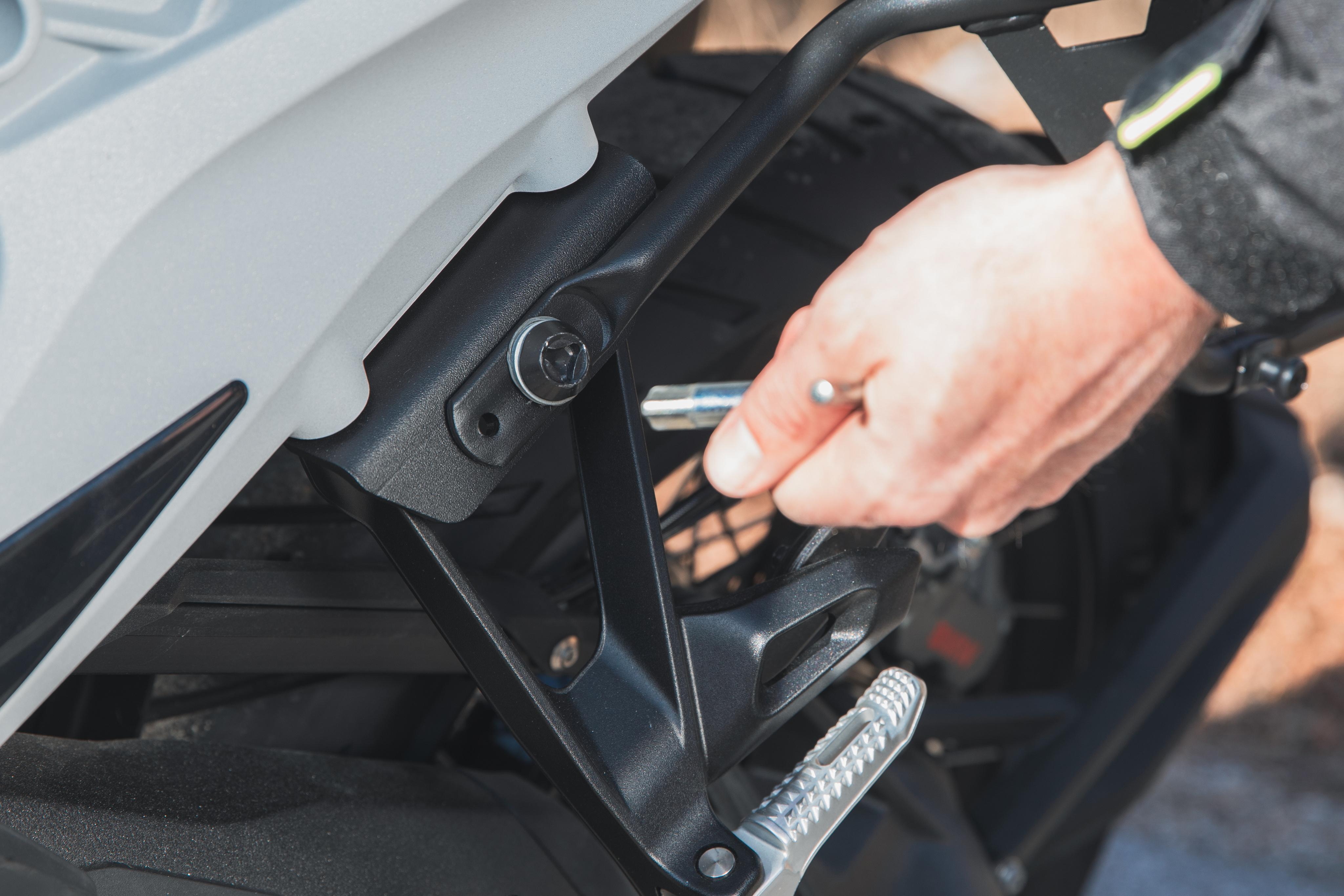 BMW R 1300 GS (24) allestita con Trekker Outback EVO 0015 kit rapid release 13RKIT