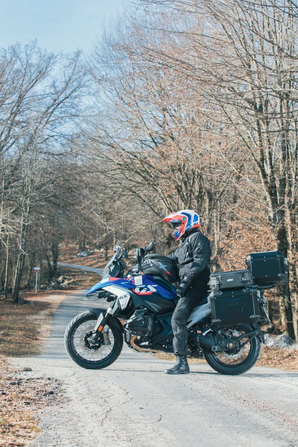 BMW R 1300 GS (24) equipped with Trekker Outback EVO 0023 cargo bag XL01B