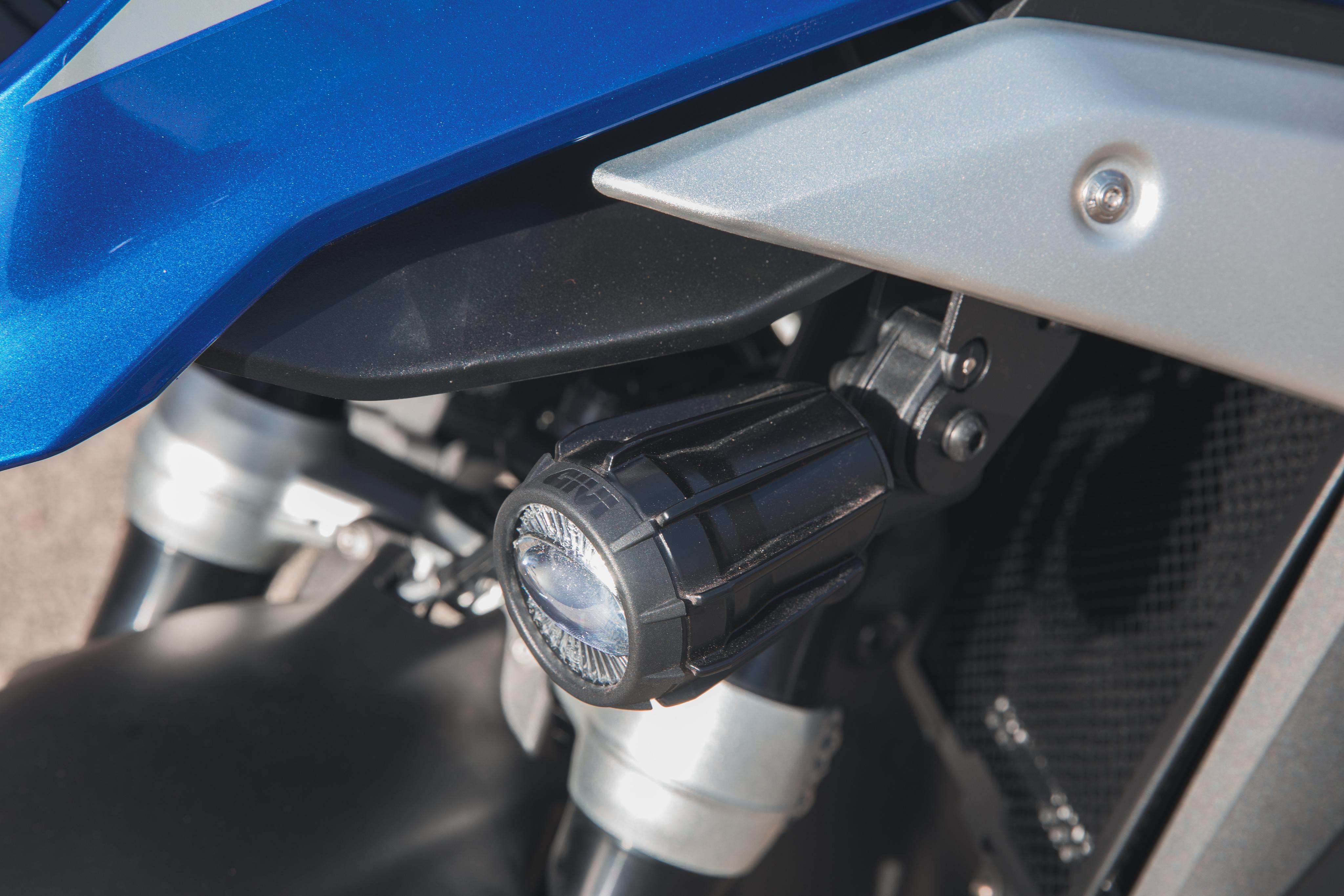 BMW R 1300 GS (24) equipped with Trekker Outback EVO 0027 S322 LED spotlights