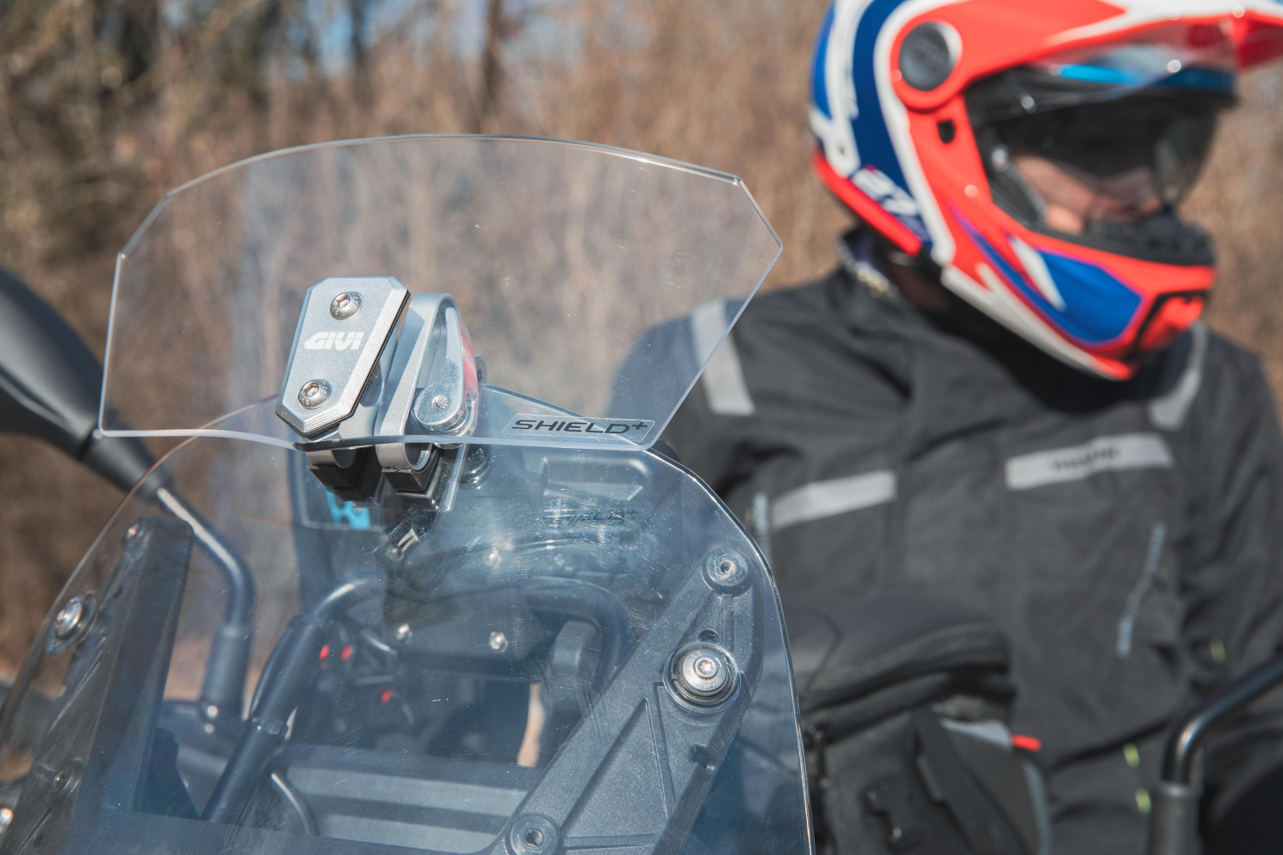 BMW R 1300 GS (24) allestita con Trekker Outback EVO 0028 spoiler universale S180T