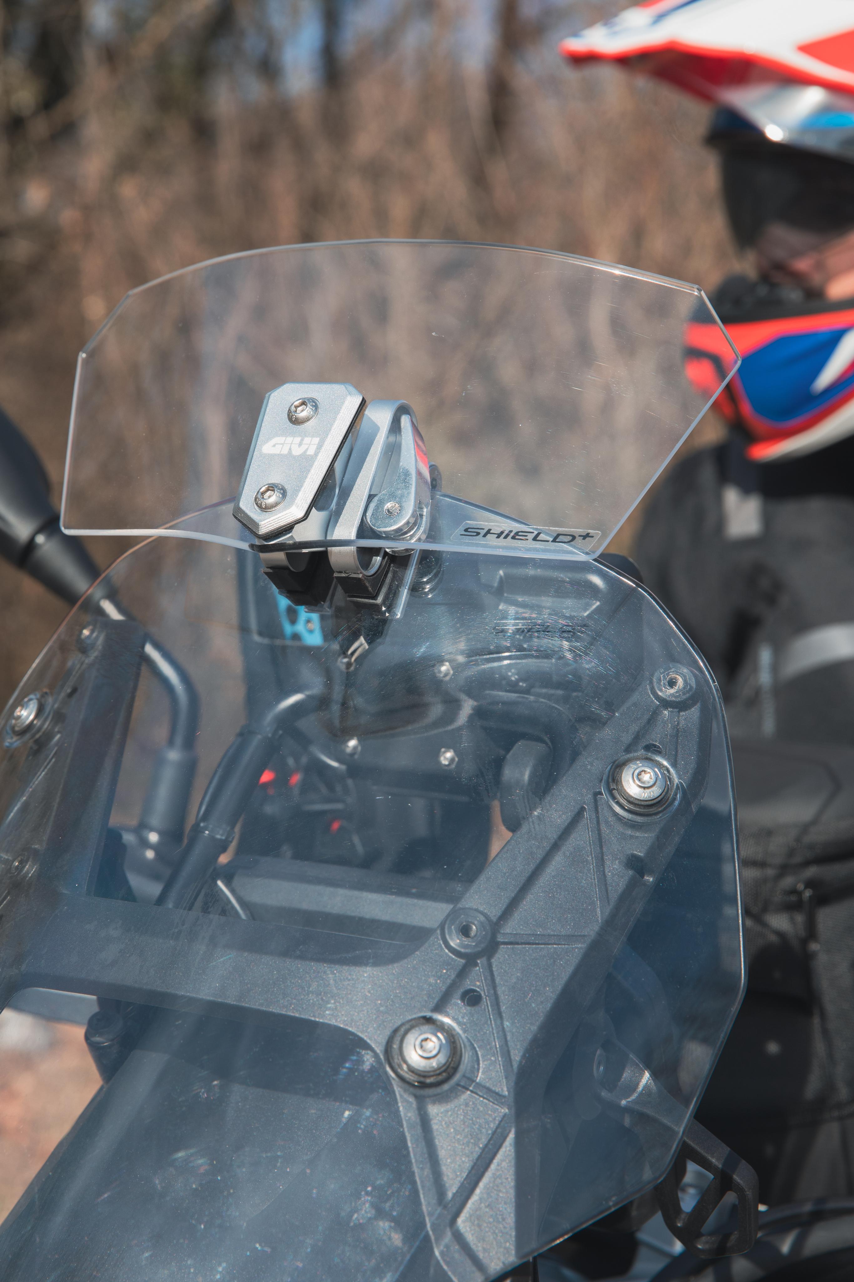 BMW R 1300 GS (24) equipped with Trekker Outback EVO 0029 universal spoiler S180T