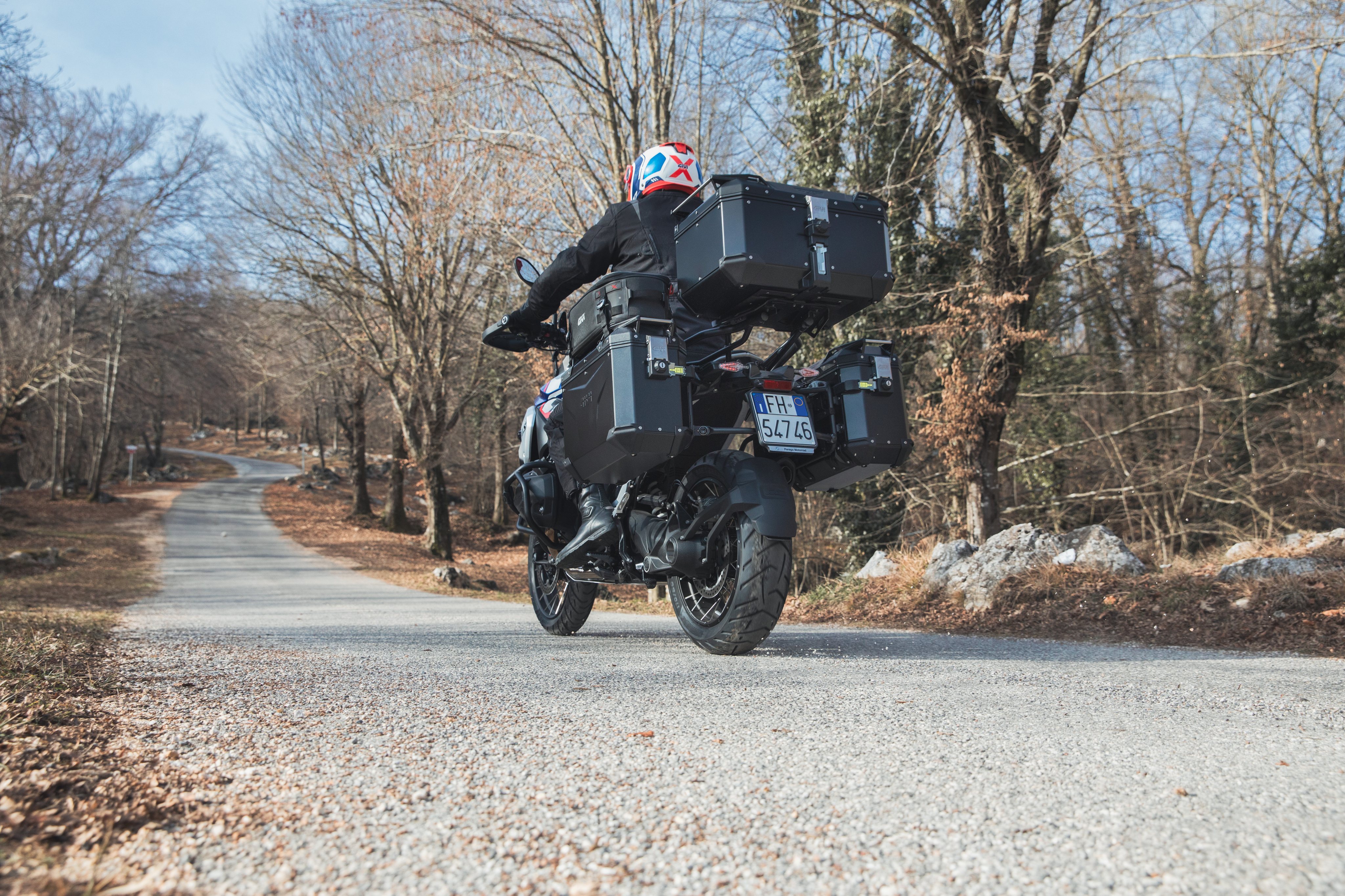 BMW R 1300 GS (24) allestita con Trekker Outback EVO 0036 top-case OBKEV58B