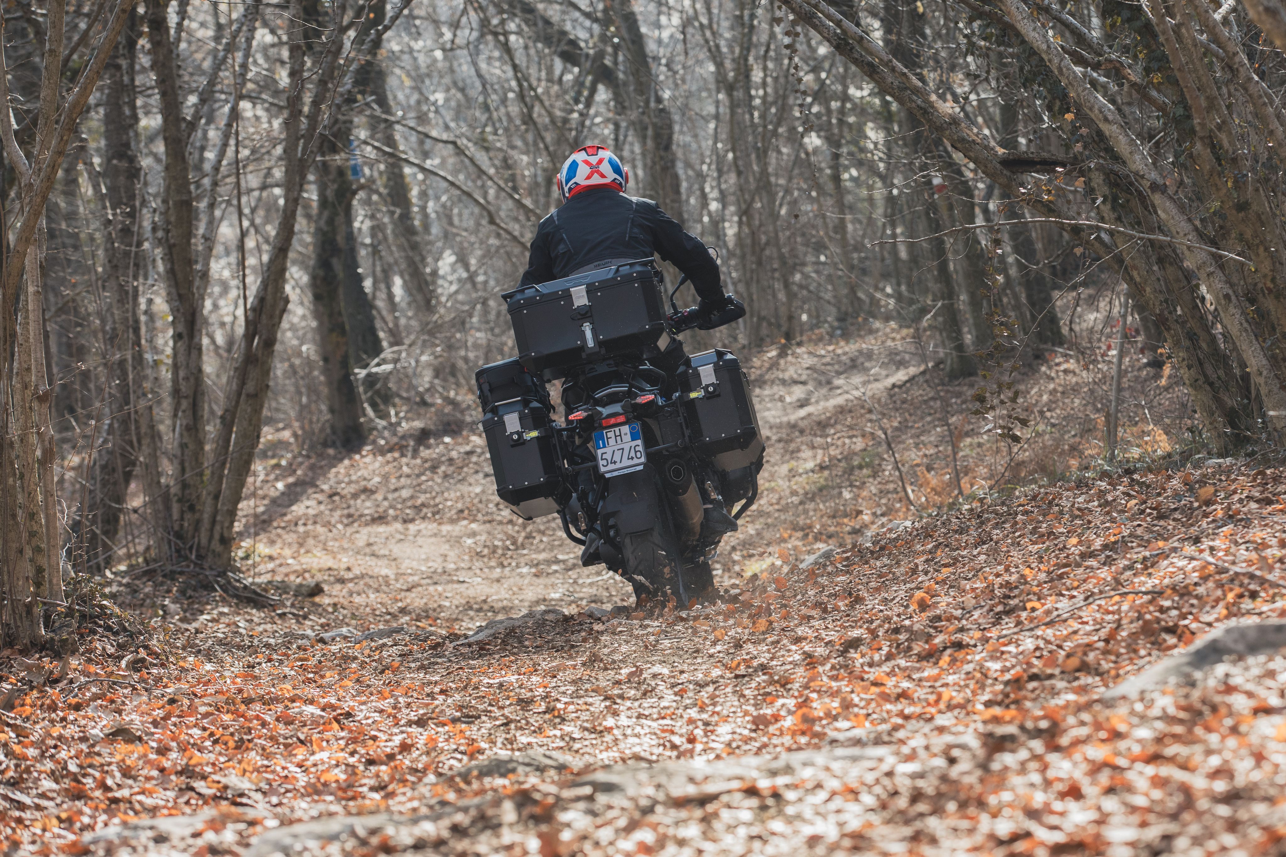 BMW R 1300 GS (24) allestita con Trekker Outback EVO 0052 top-case OBKEV58B