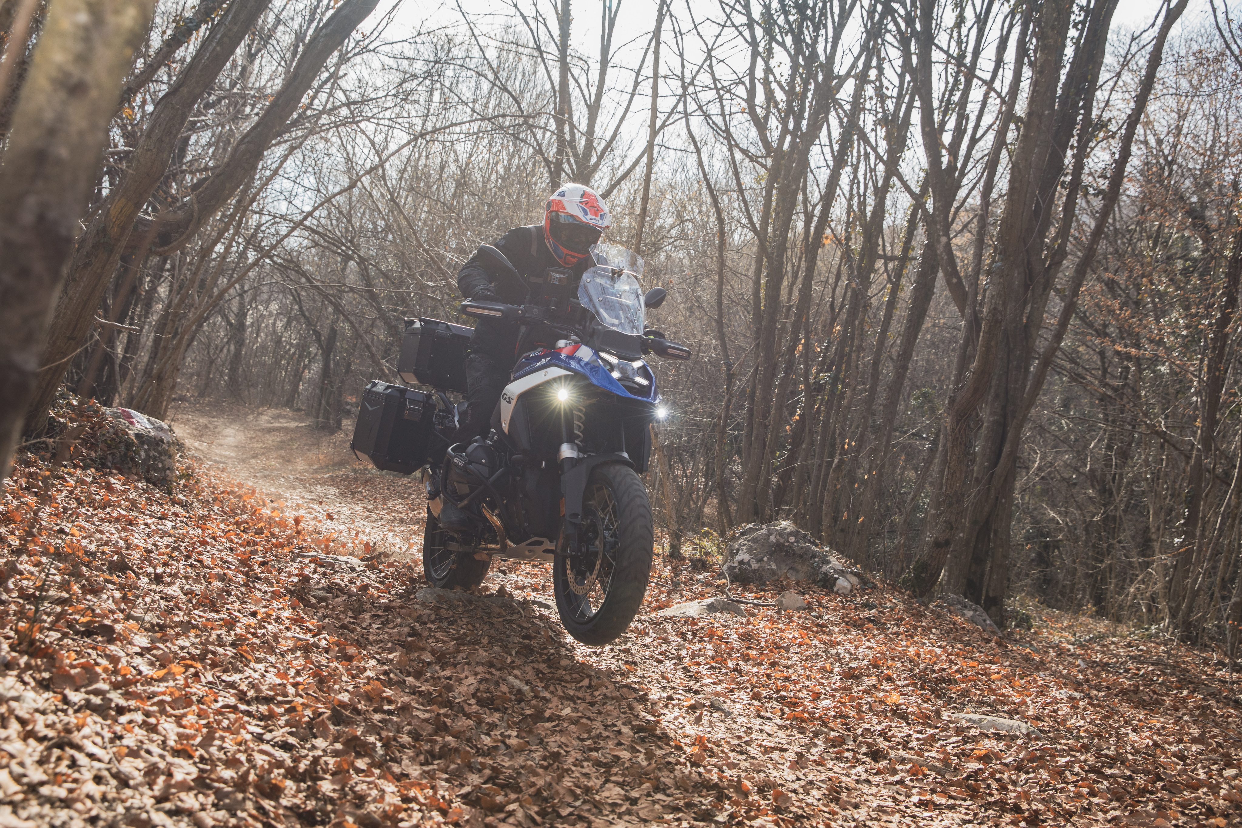 BMW R 1300 GS (24) equipped with Trekker Outback EVO 0055 LED spotlights S322