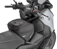 EASY16 Borsa tunnel da scooter montata su Yamaha x max 300 tech max (25)