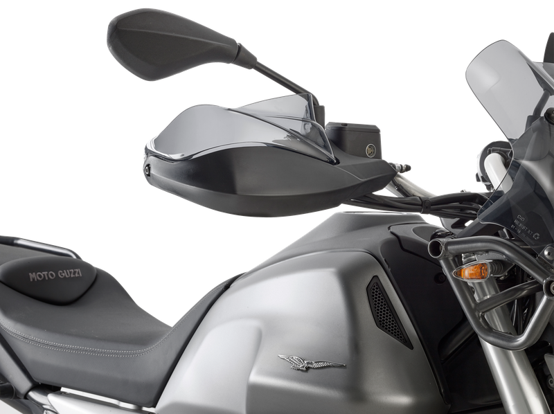 EH8203 hand protectors extension GIVI mounted on Moto Guzzi V85 TT (19)