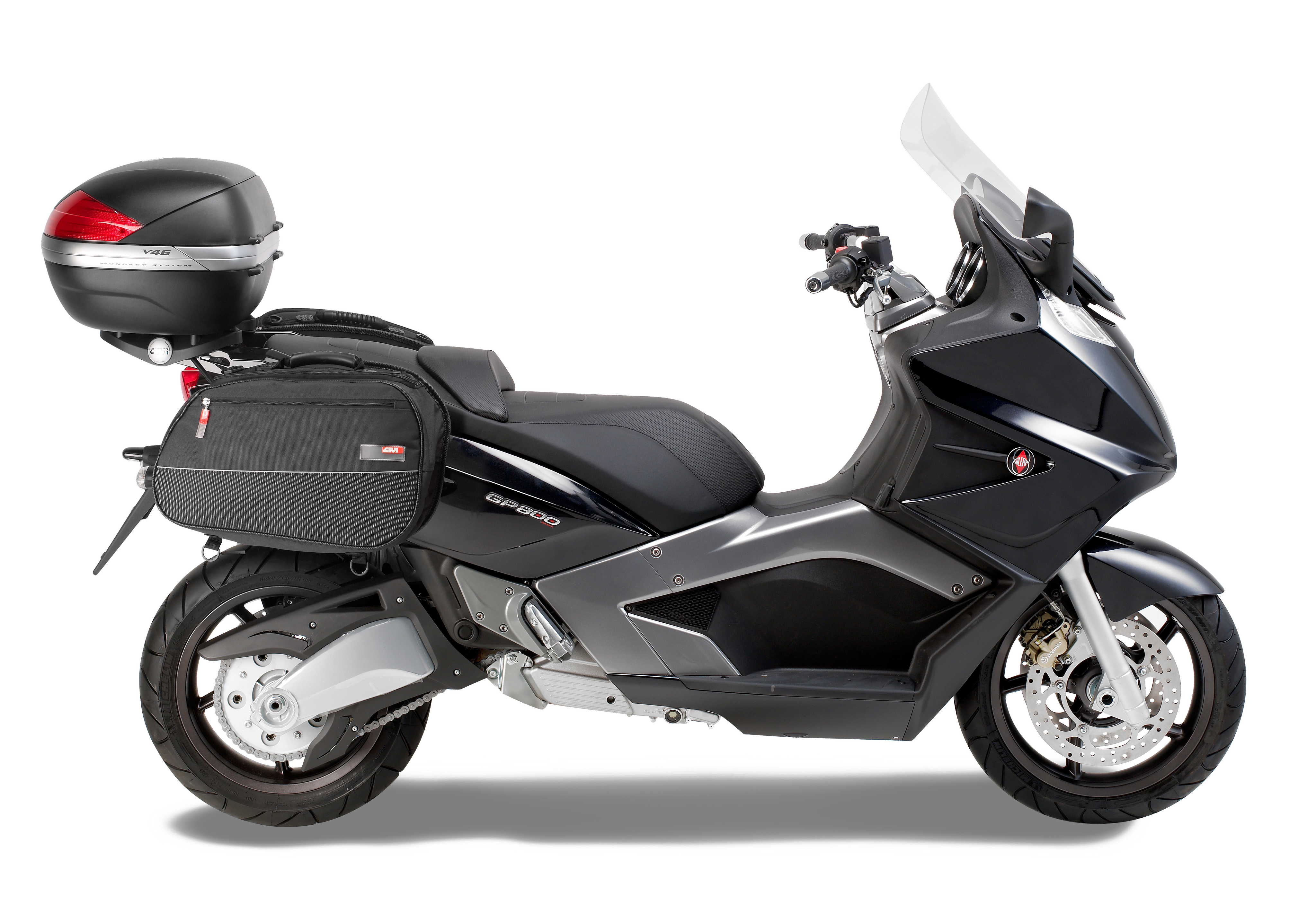 Allestimento GIVI su Gilera GP 800 (08) lato