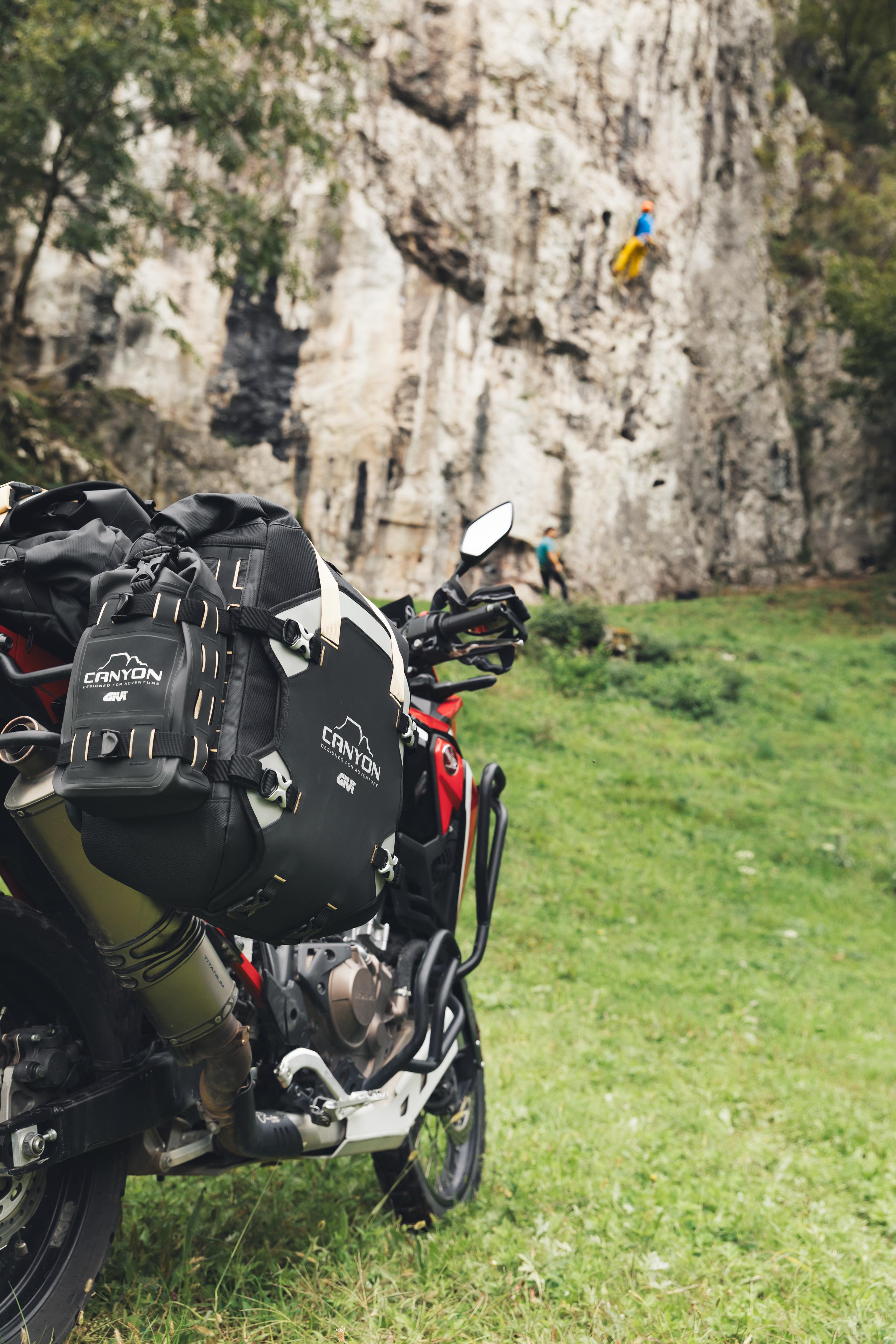 Honda CRF1100L Africa Twin (20) Canyon 040 allestita con GRT730