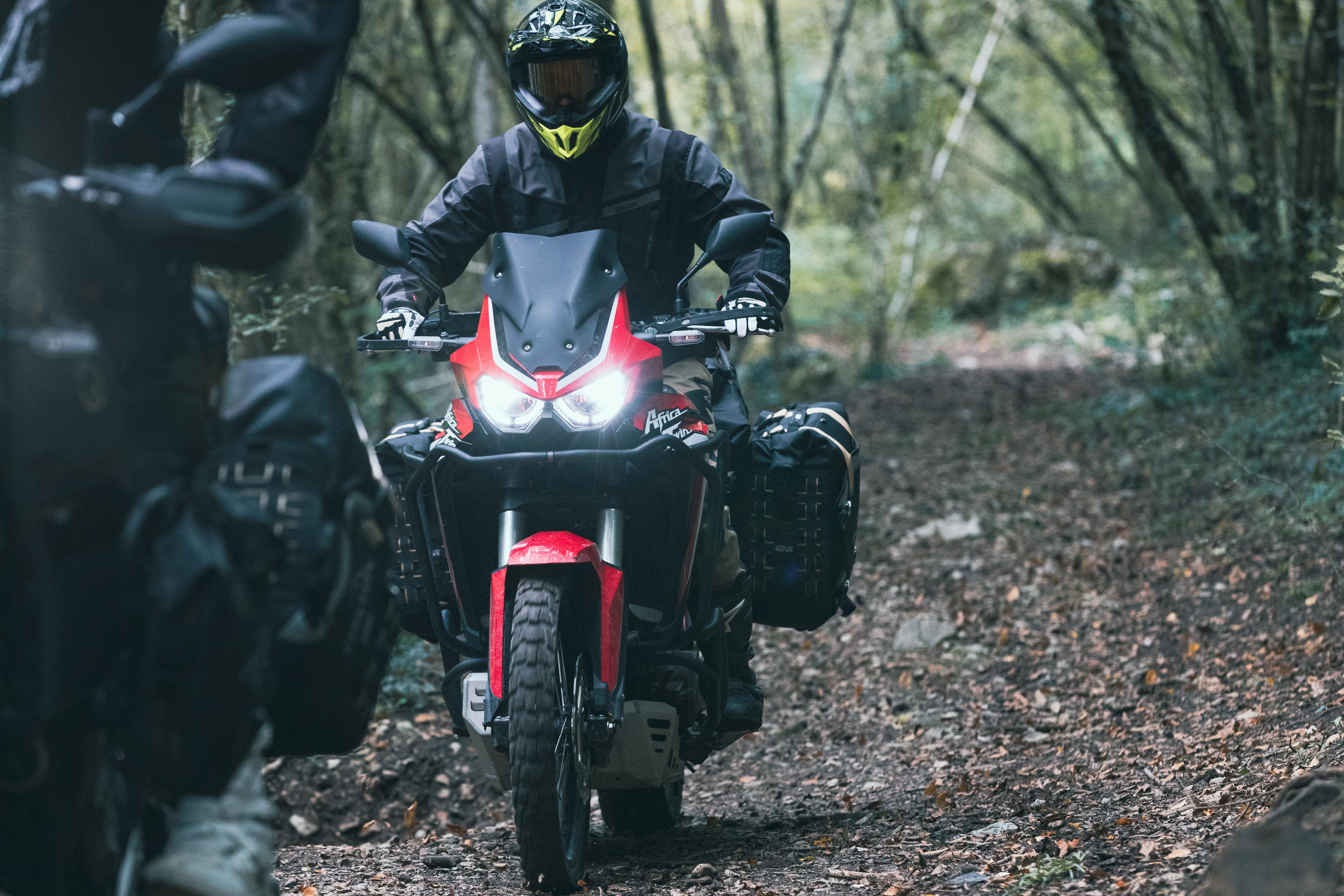 Honda CRF1100L Africa Twin (20) Canyon 129 equipped with GRT709B