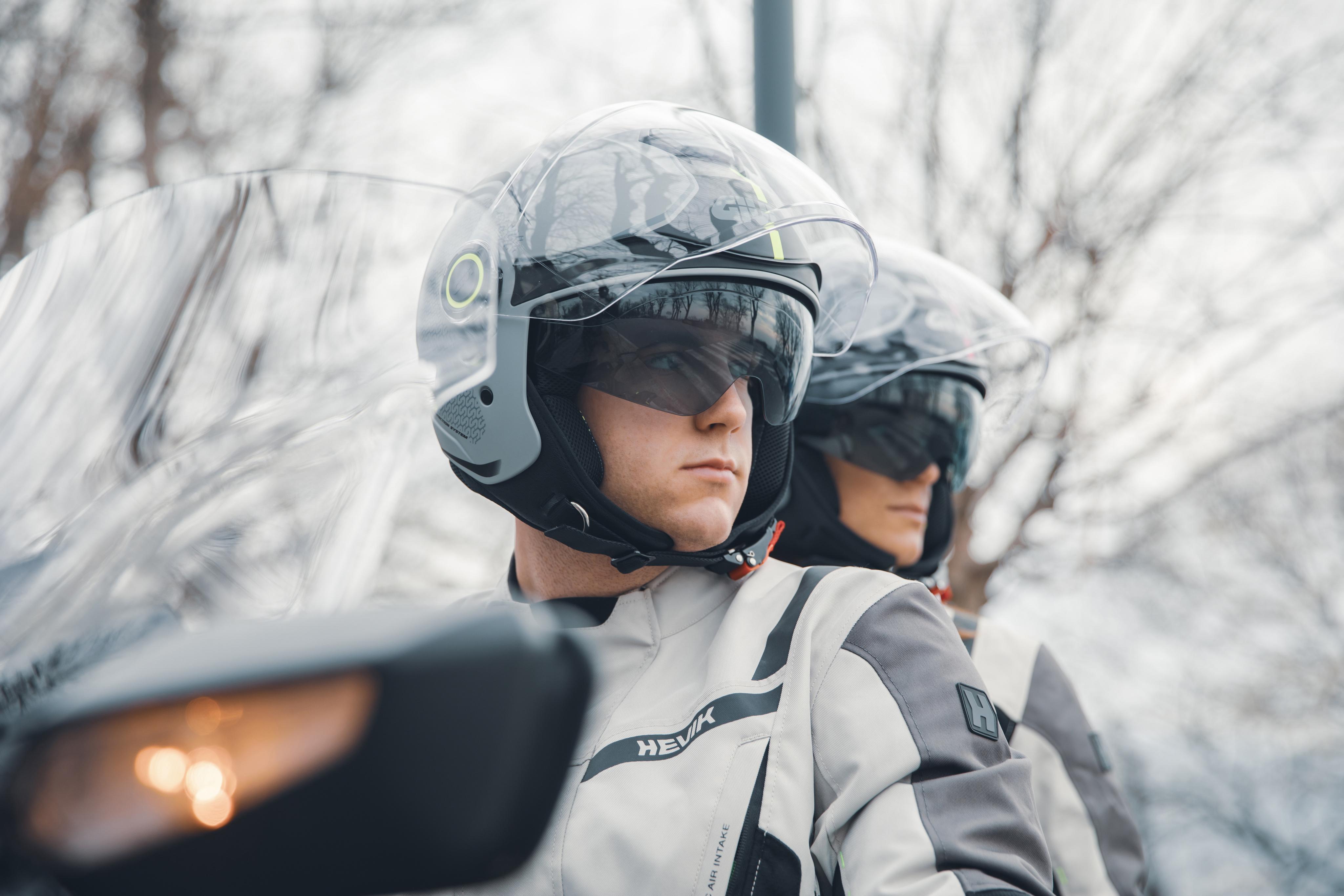 HONDA FORZA 350 (23) Urban 006 equipped with H125FTHGY helmet