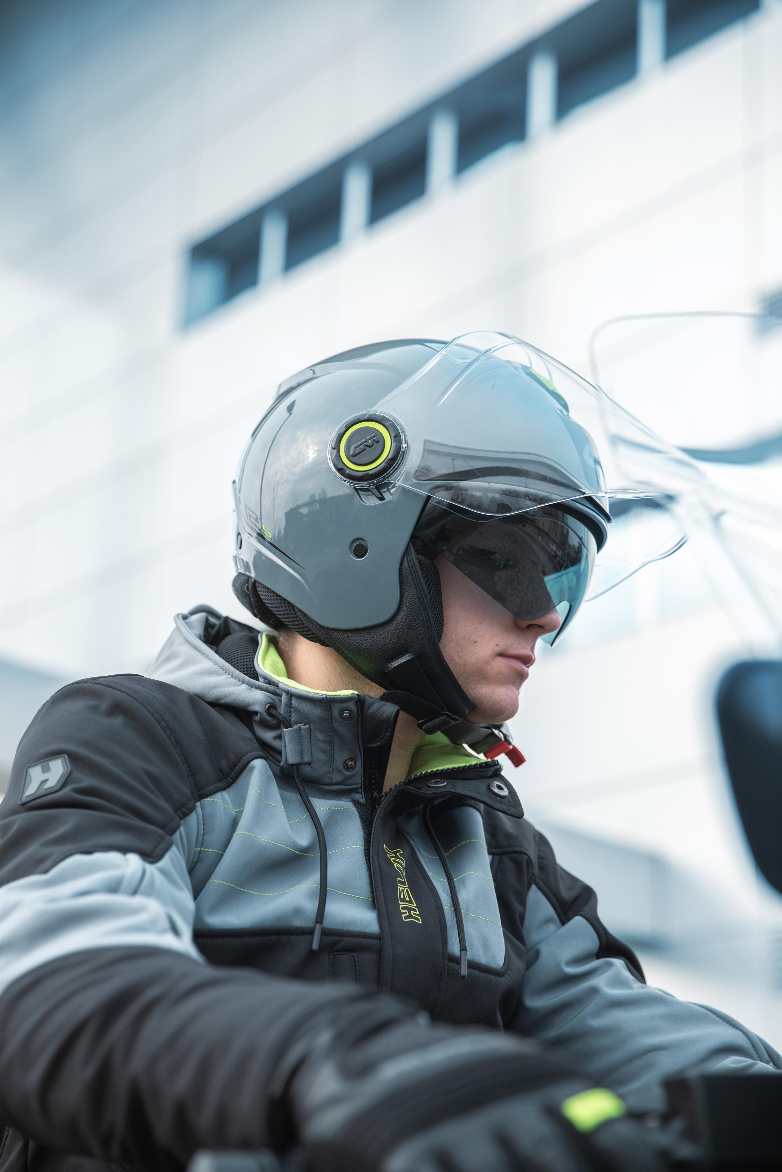 HONDA FORZA 350 (23) Urban 034 allestita con casco H125BG767
