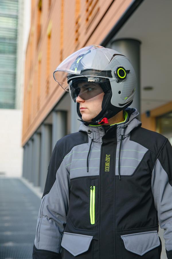 HONDA FORZA 350 (23) Urban 050 equipped with H125FTHGY helmet