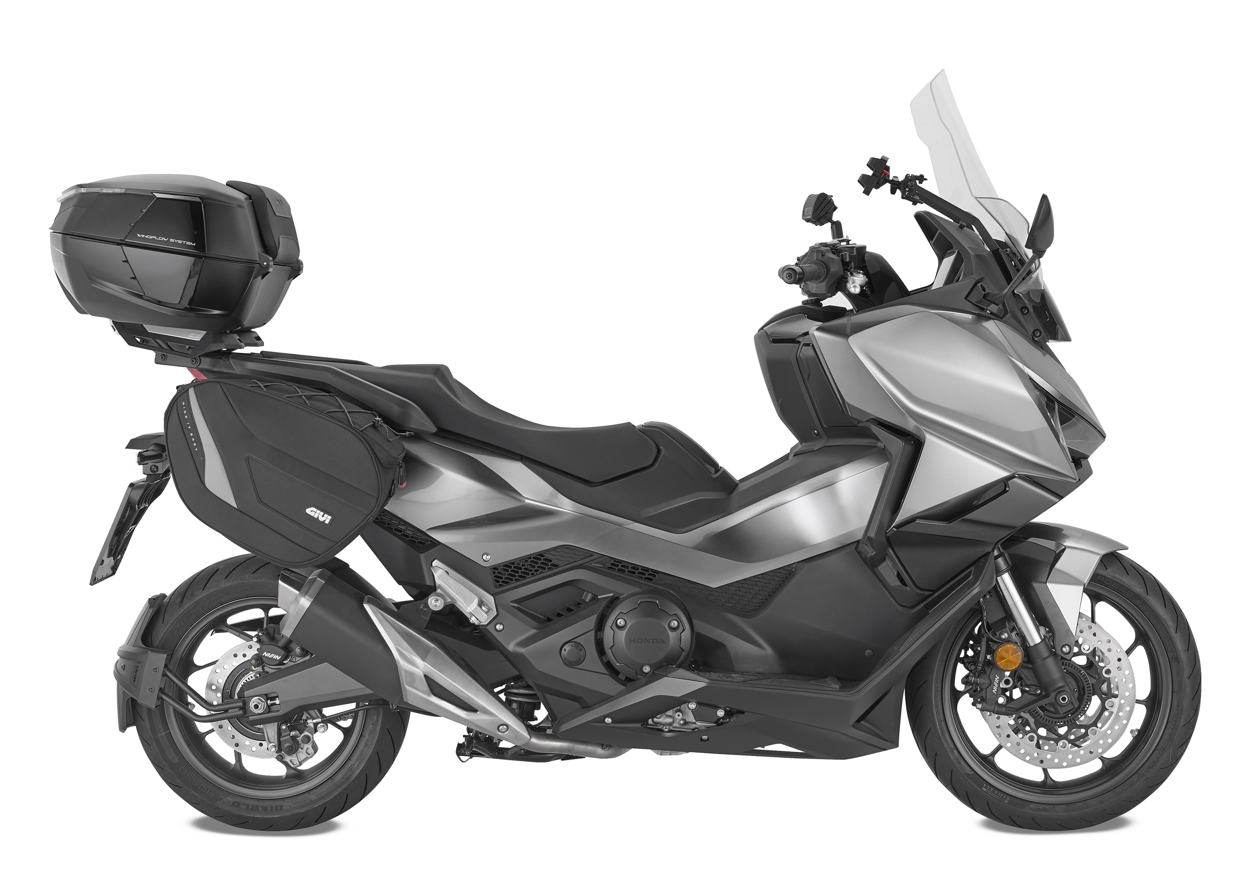 HONDA Forza 750 (2025) allestita con V49NB