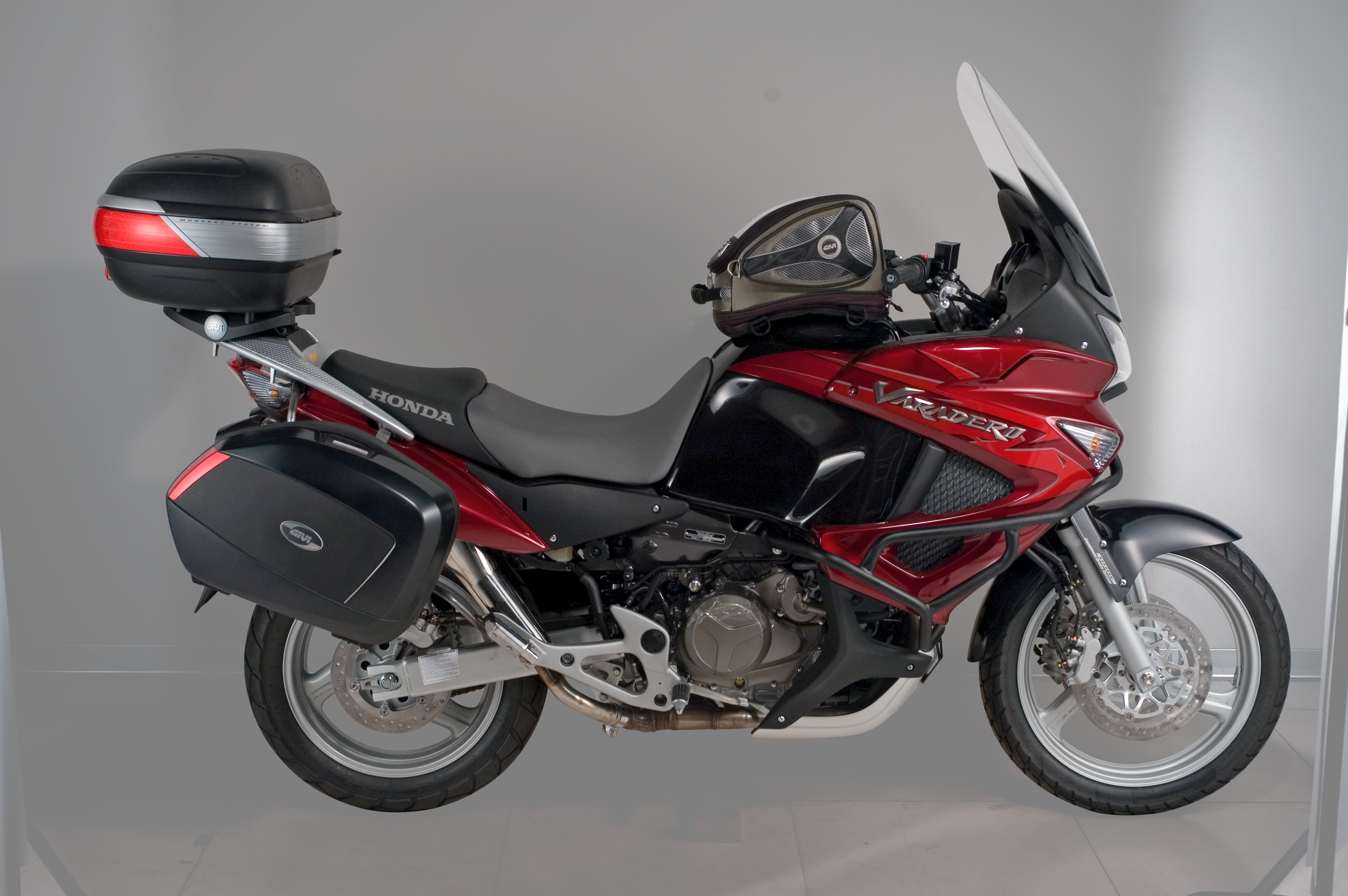 Allestimento GIVI su Honda XL 1000V Varadero ABS (07) lato