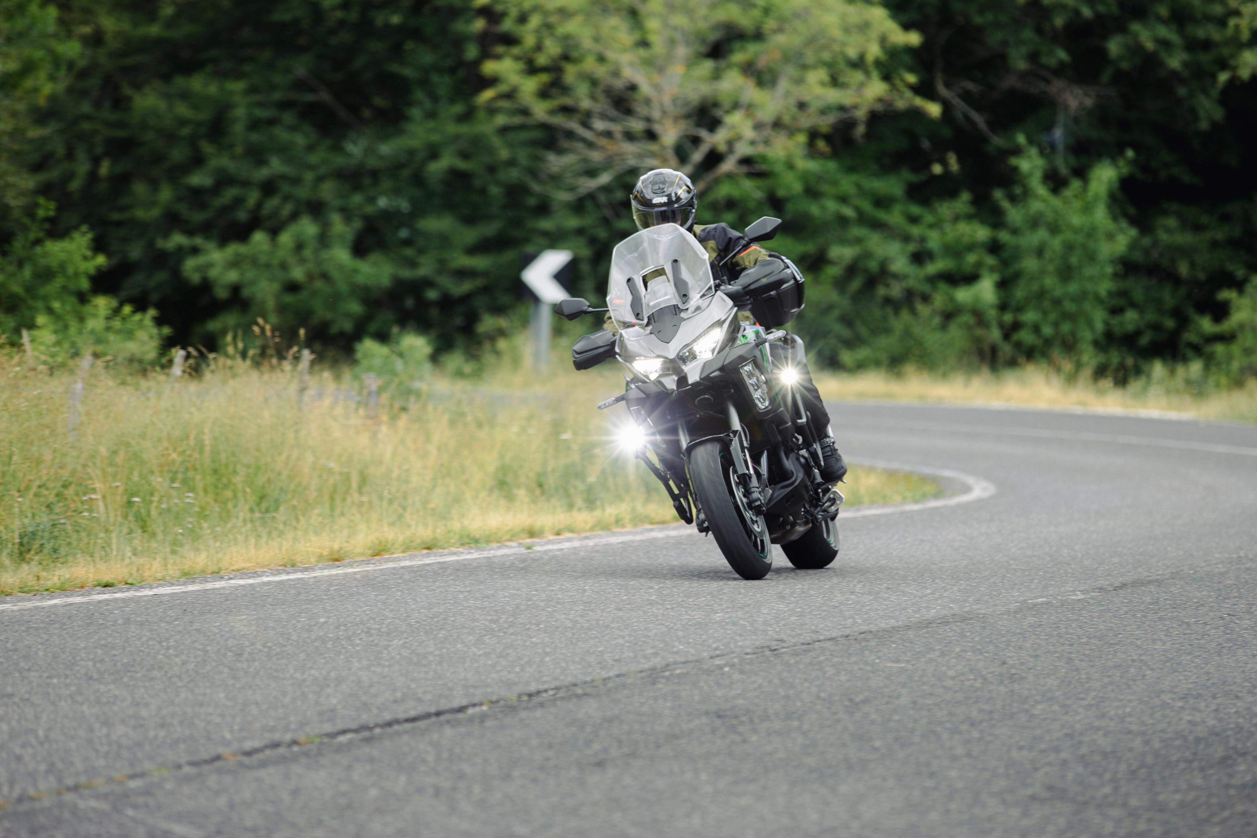 Kawasaki Versys 1100 (25) V49 Touring 004 equipped with S312