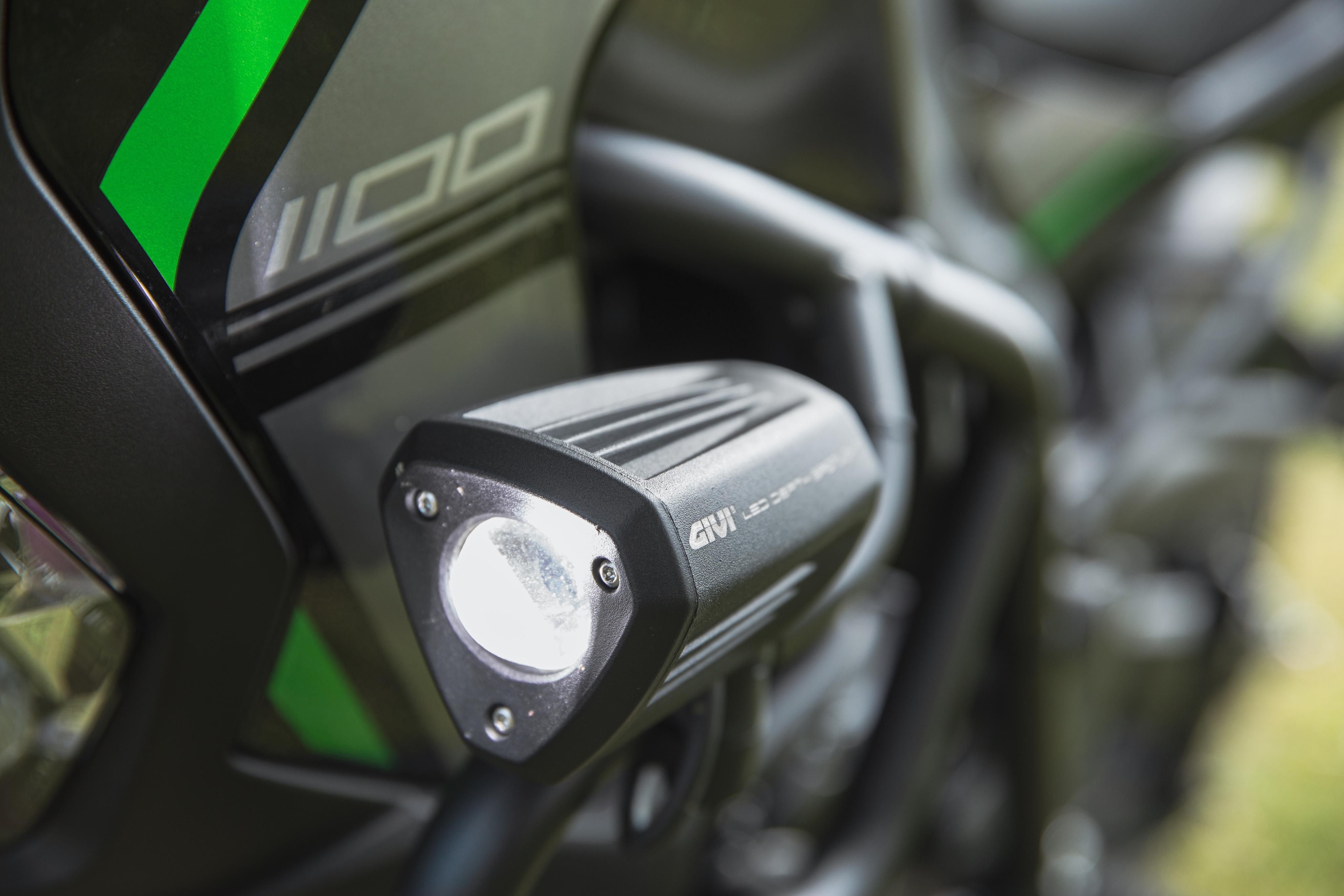 Kawasaki Versys 1100 (25) V49 Touring 019 equipped with S312