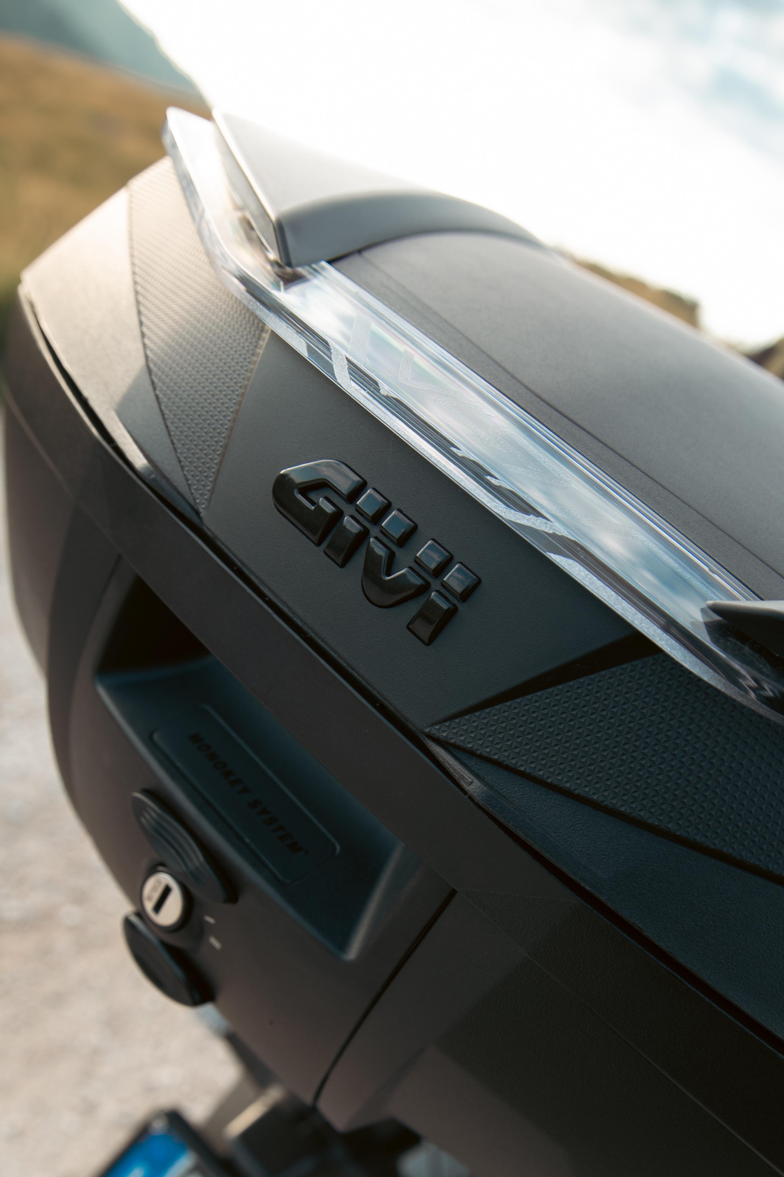 Kawasaki Versys 1100 (25) V49 Touring 049 allestita con V49NB