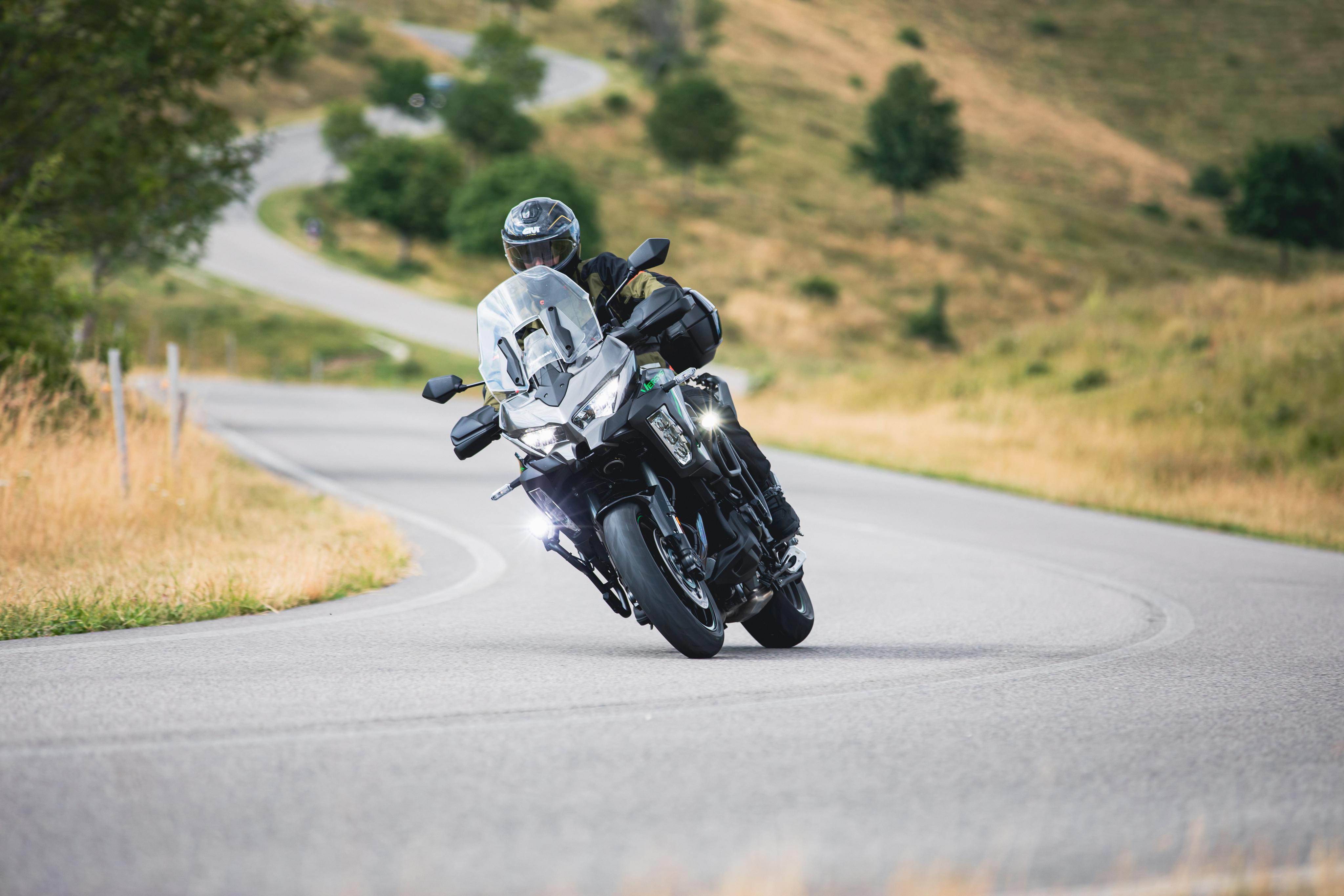 Kawasaki Versys 1100 (25) V49 Touring 069 allestita con S312
