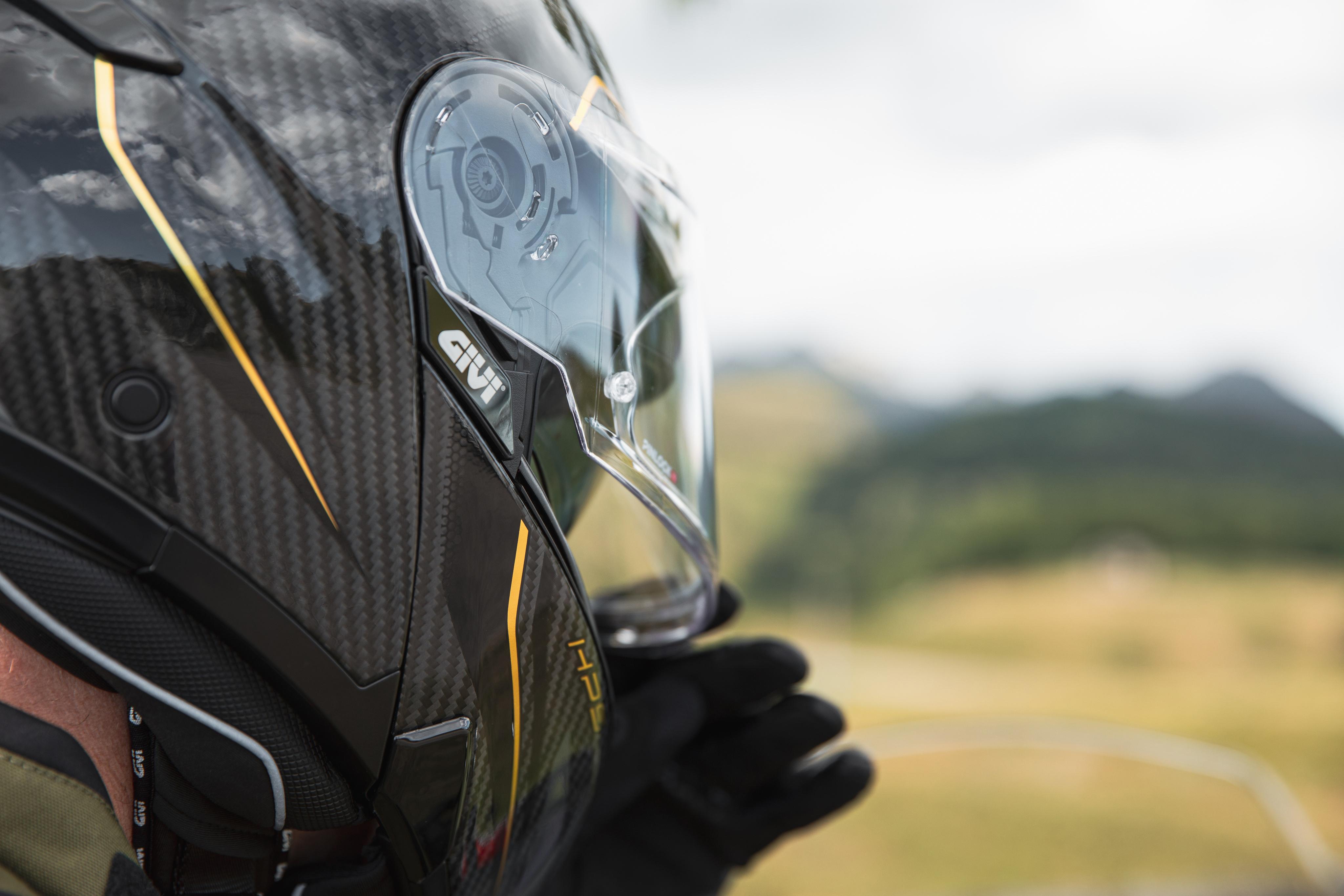 Kawasaki Versys 1100 (25) V49 Touring 074 equipped with HX50DCRBN