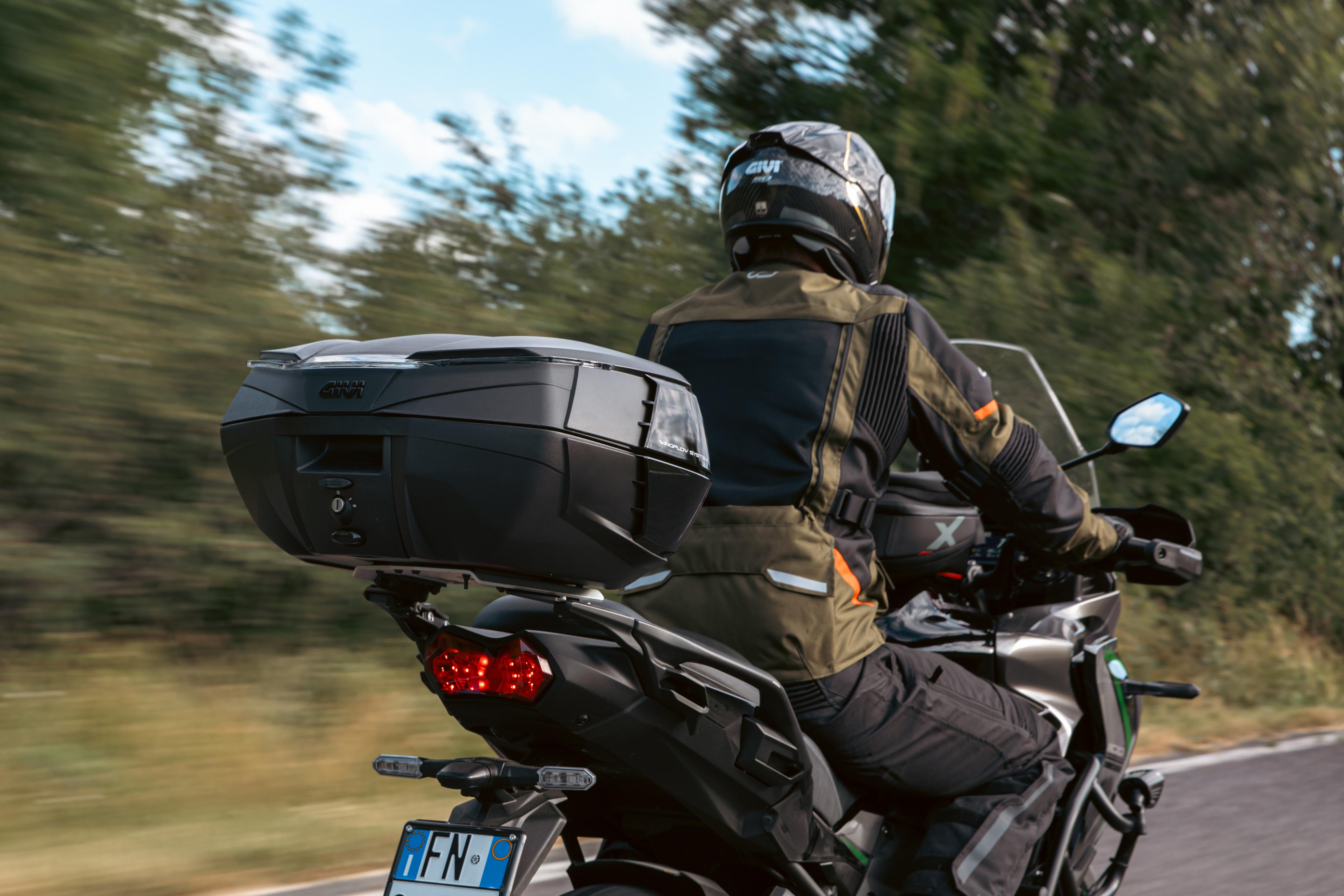 Kawasaki Versys 1100 (25) V49 Touring 094 allestita con V49NB