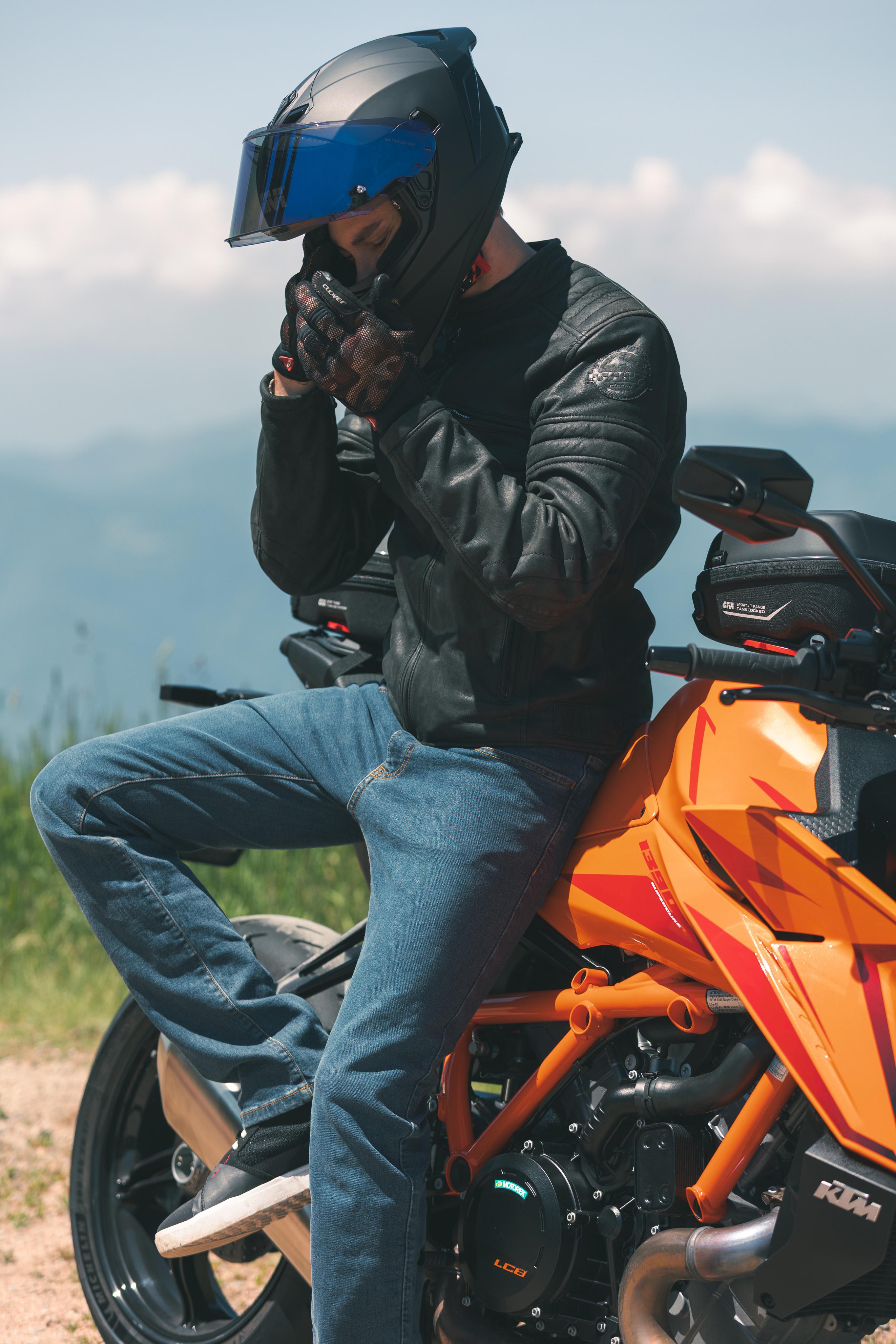 KTM 1390 SUPER DUKE R EVO (25) Caschi Sport 01 33 allestita con H503BN900