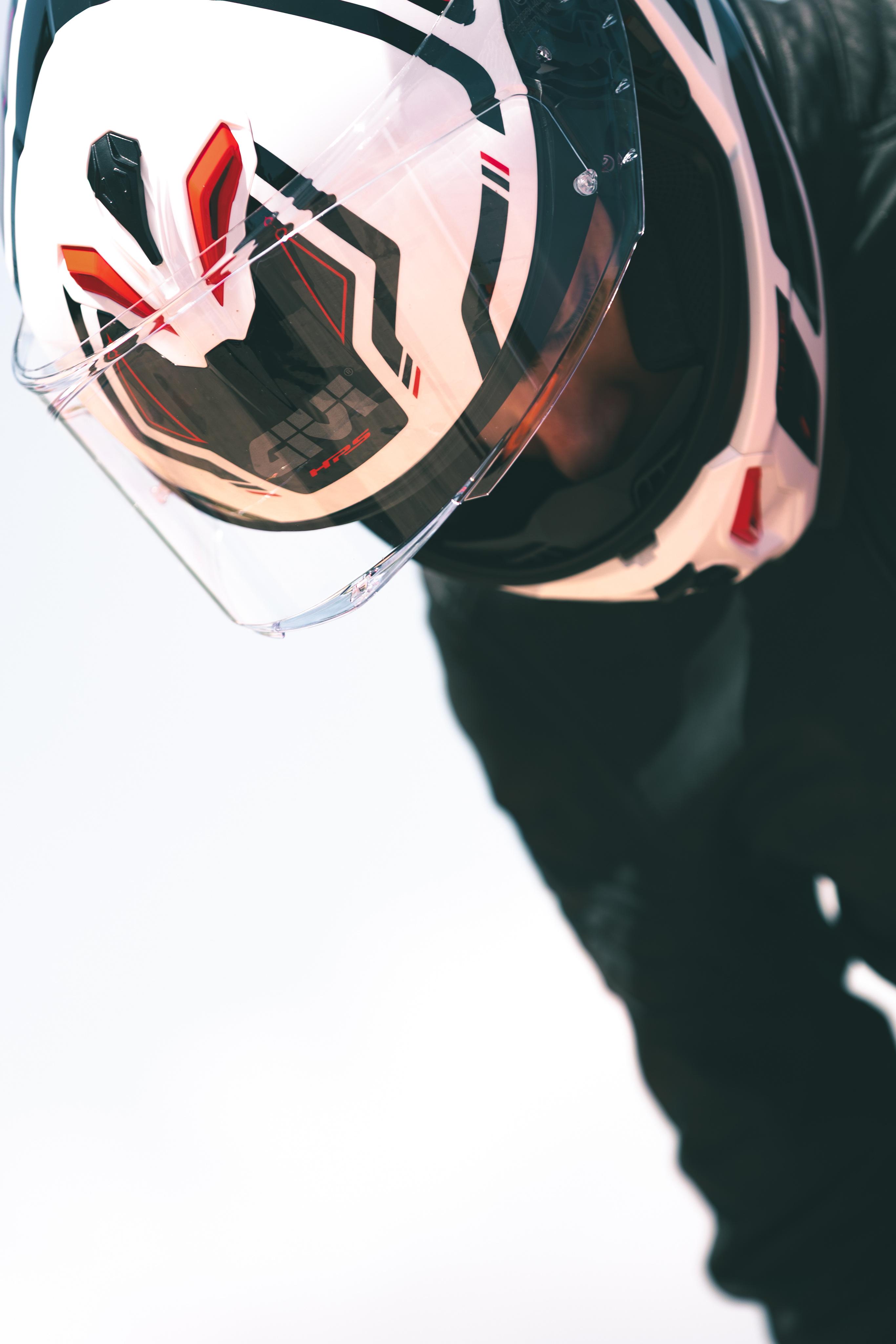 KTM 1390 SUPER DUKE R EVO (25) Sport Helmets 01 61 equipped with H503FQSWR