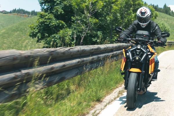KTM 1390 SUPER DUKE R EVO (25) Sport Helmets 01 71 equipped with H503FQSWR