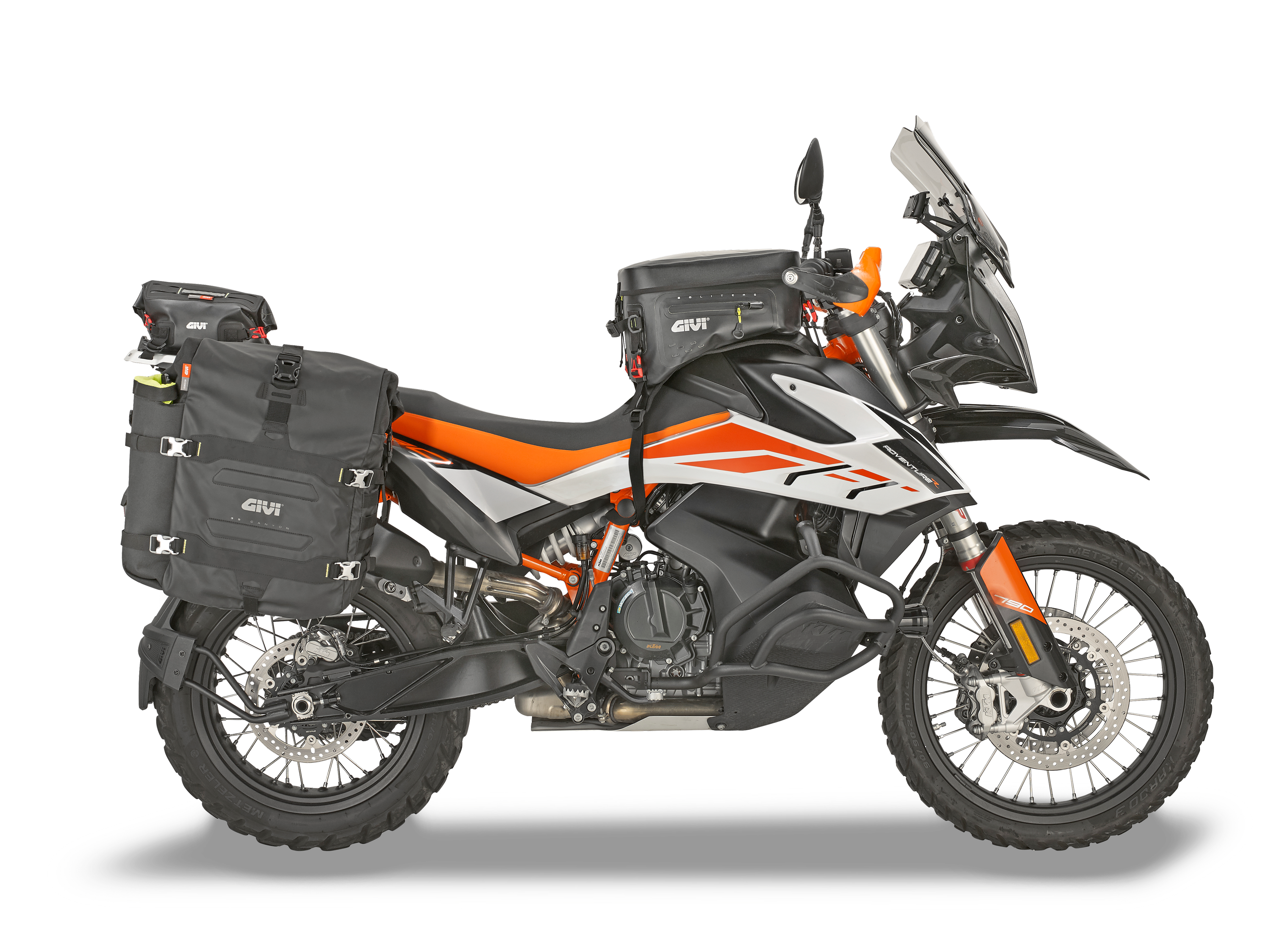 Allestimento GIVI su KTM 790 Adventure R (19) lato
