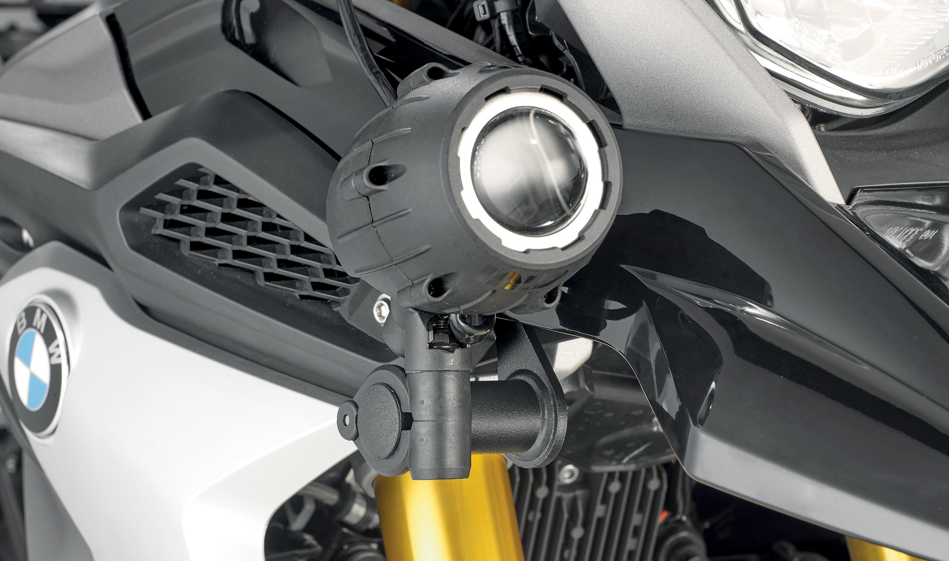 Sistema di fissaggio per faretti auxiliary-light-mounting-kit 002 GIVI LS5126
