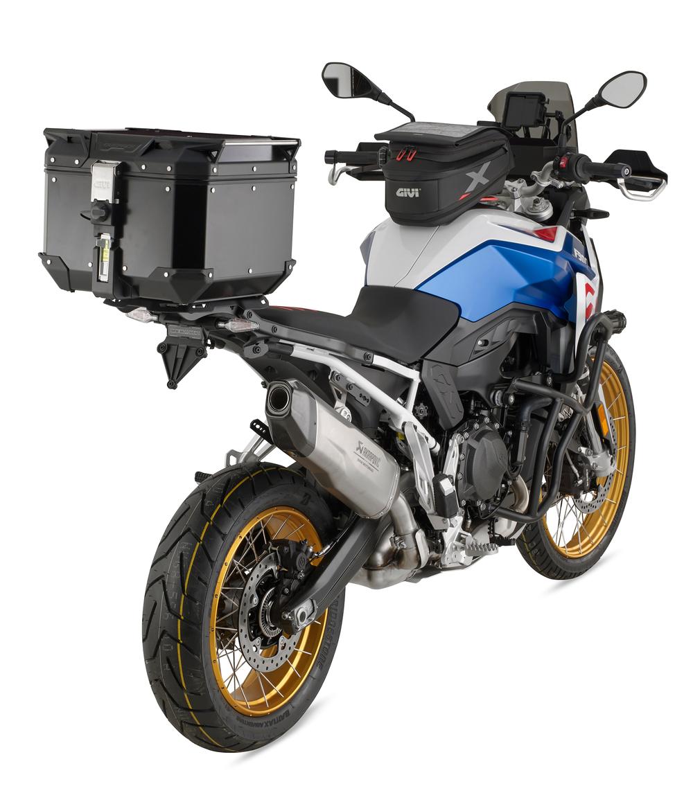 Bauletto GIVI OBKE montato con SR5145 su Bmw F 900 GS (24)