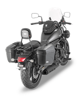 Attacco Laterale GIVI PL4115 montato con E22 su Kawasaki Vulcan S 650 (15)
