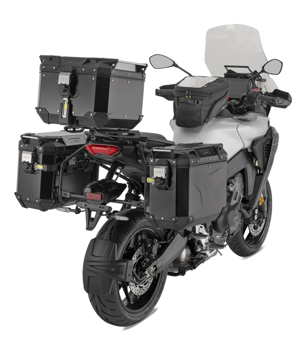 PLO2171CAM Portavaligie laterale specifico PL ONE-FIT configurato per valigie MONOKEY® CAM-SIDE Trekker Outback, montato su Yamaha Tracer 9 (25)