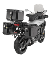 PLO2171CAM Portavaligie laterale specifico PL ONE-FIT configurato per valigie MONOKEY® CAM-SIDE Trekker Outback, montato su Yamaha Tracer 9 (25)