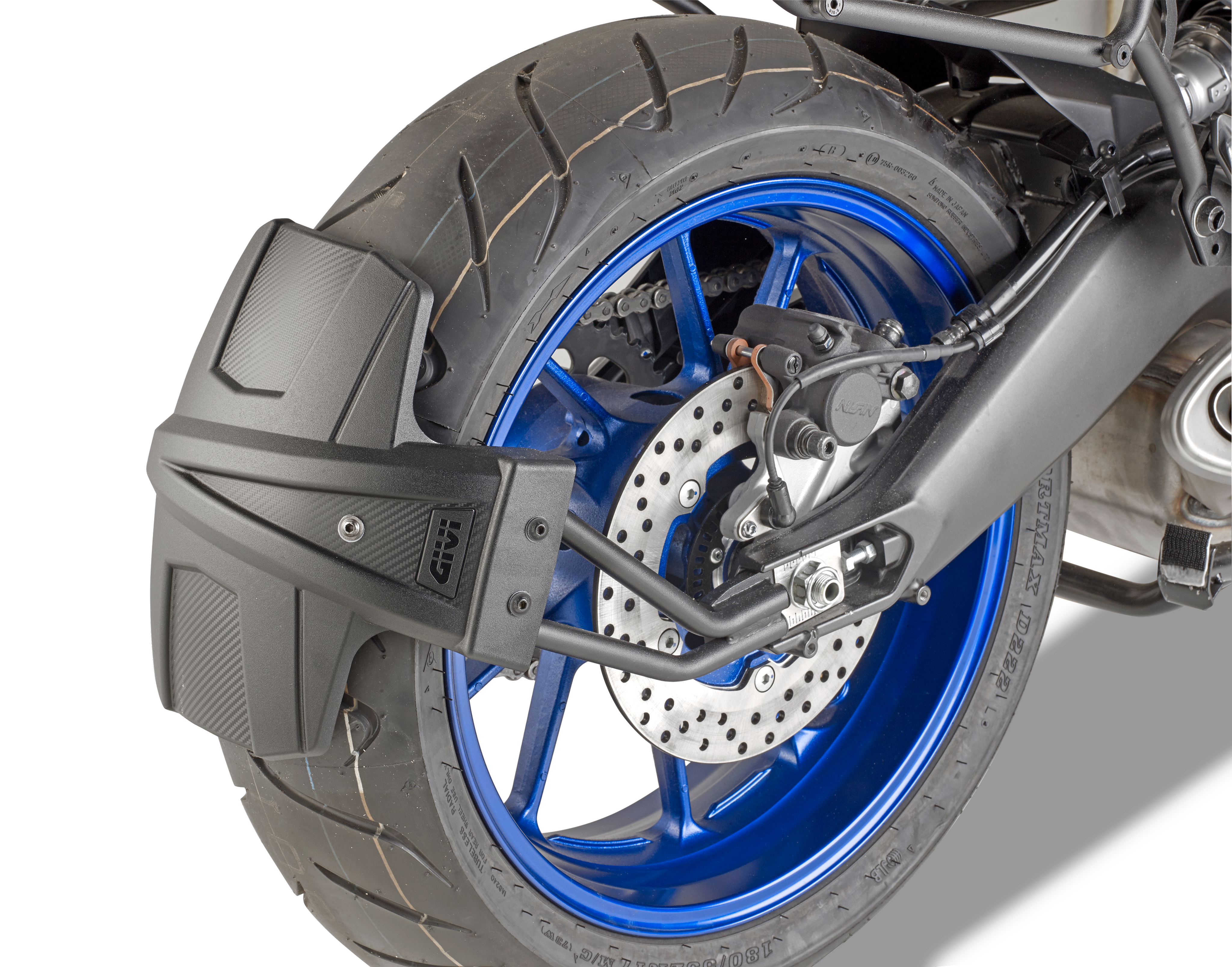Kit Parafango GIVI RM2139KIT montato con RM02 su Yamaha Tracer 900 GT (18)