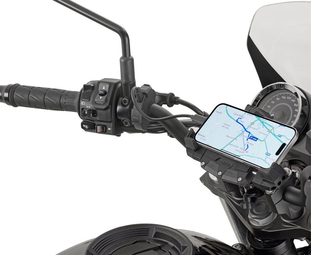 Presa elettrica USB e USB-C da manubrio collegato ad iPhone